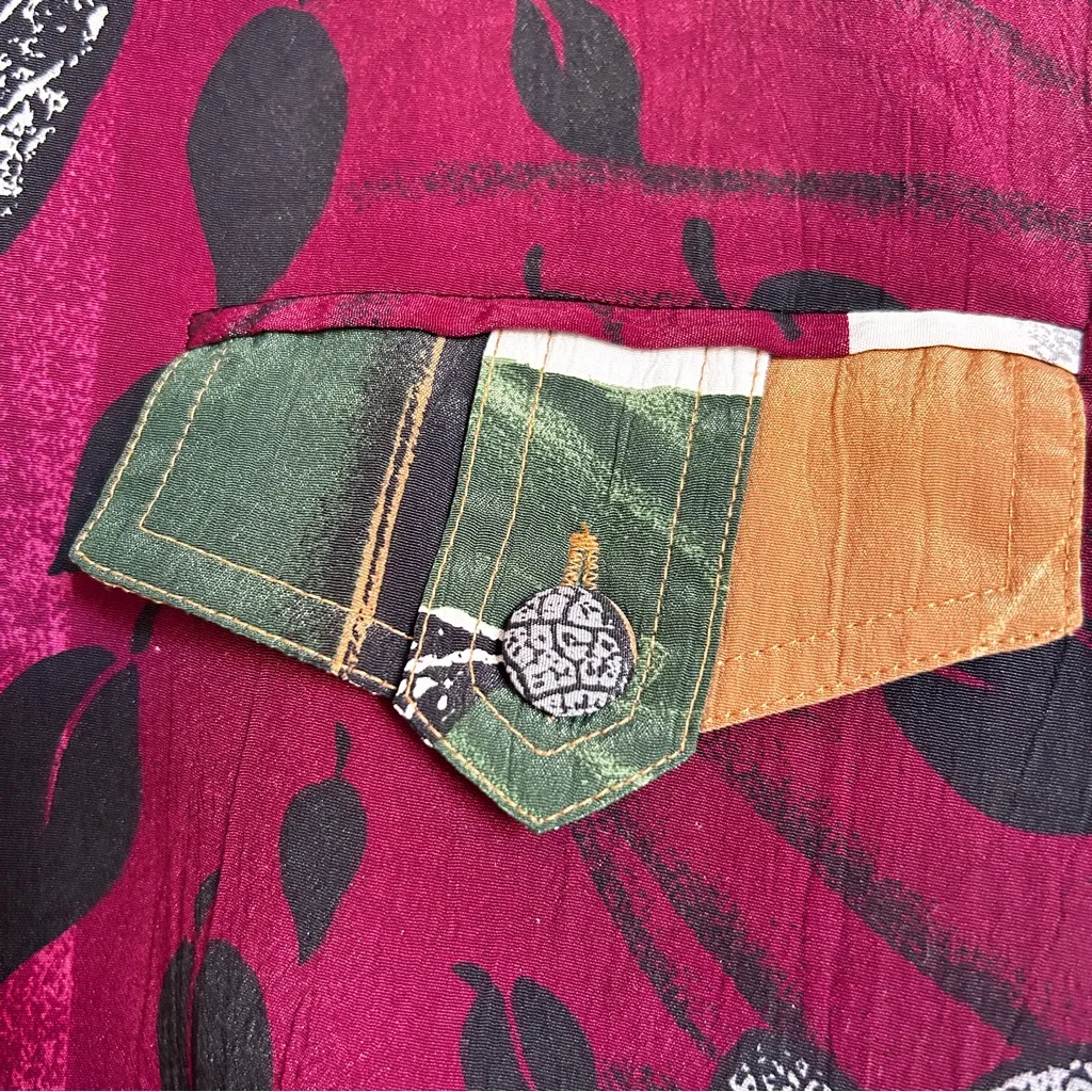 Colorful Vintage 90’s Leaf Print Button - Image 5