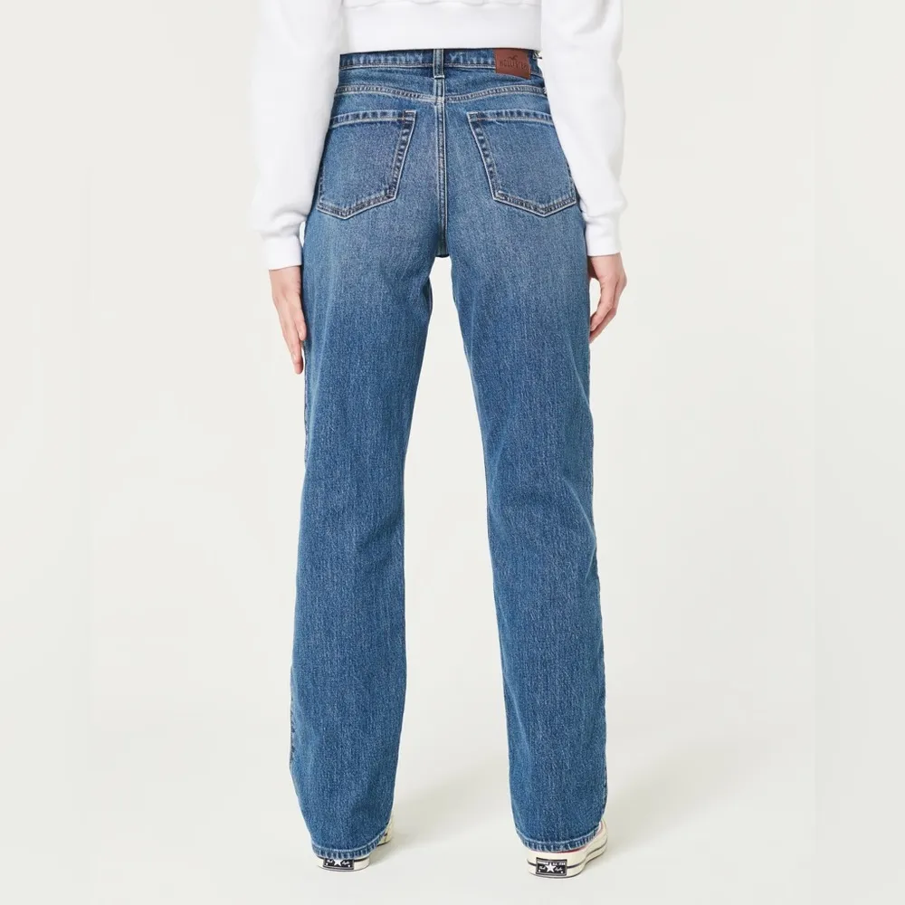 Hollister Ultra High-Rise Medium Wash Dad Jeans - Image 6