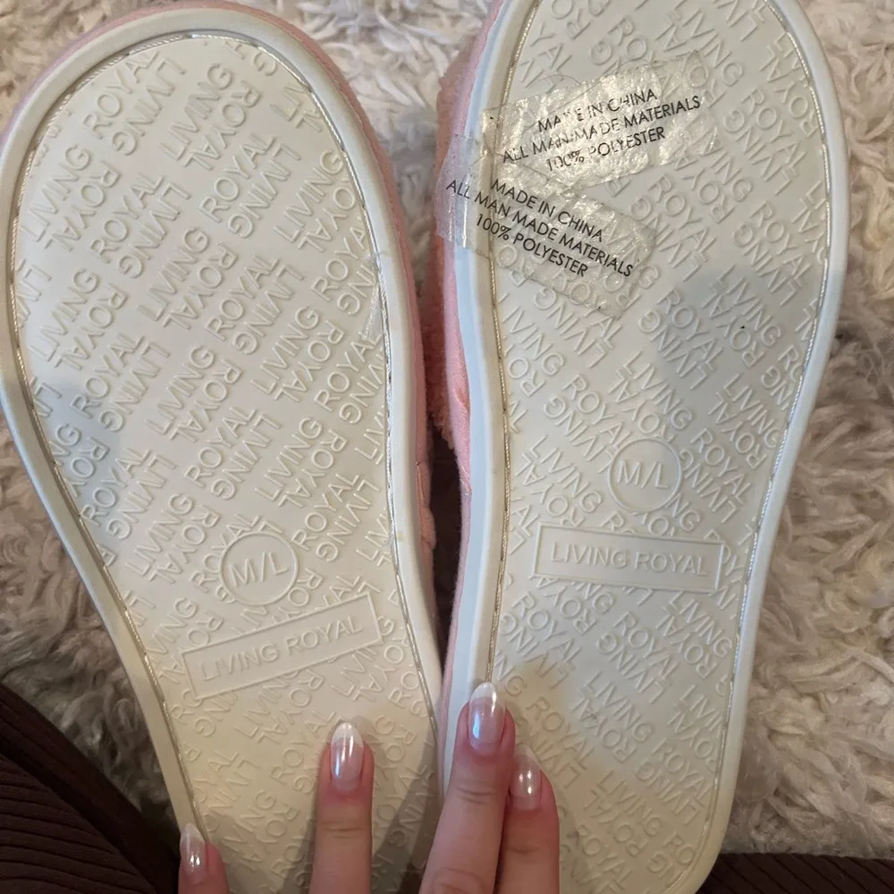 Pink Fuzzy Smiley Face Slippers Size 8.5 - Image 3