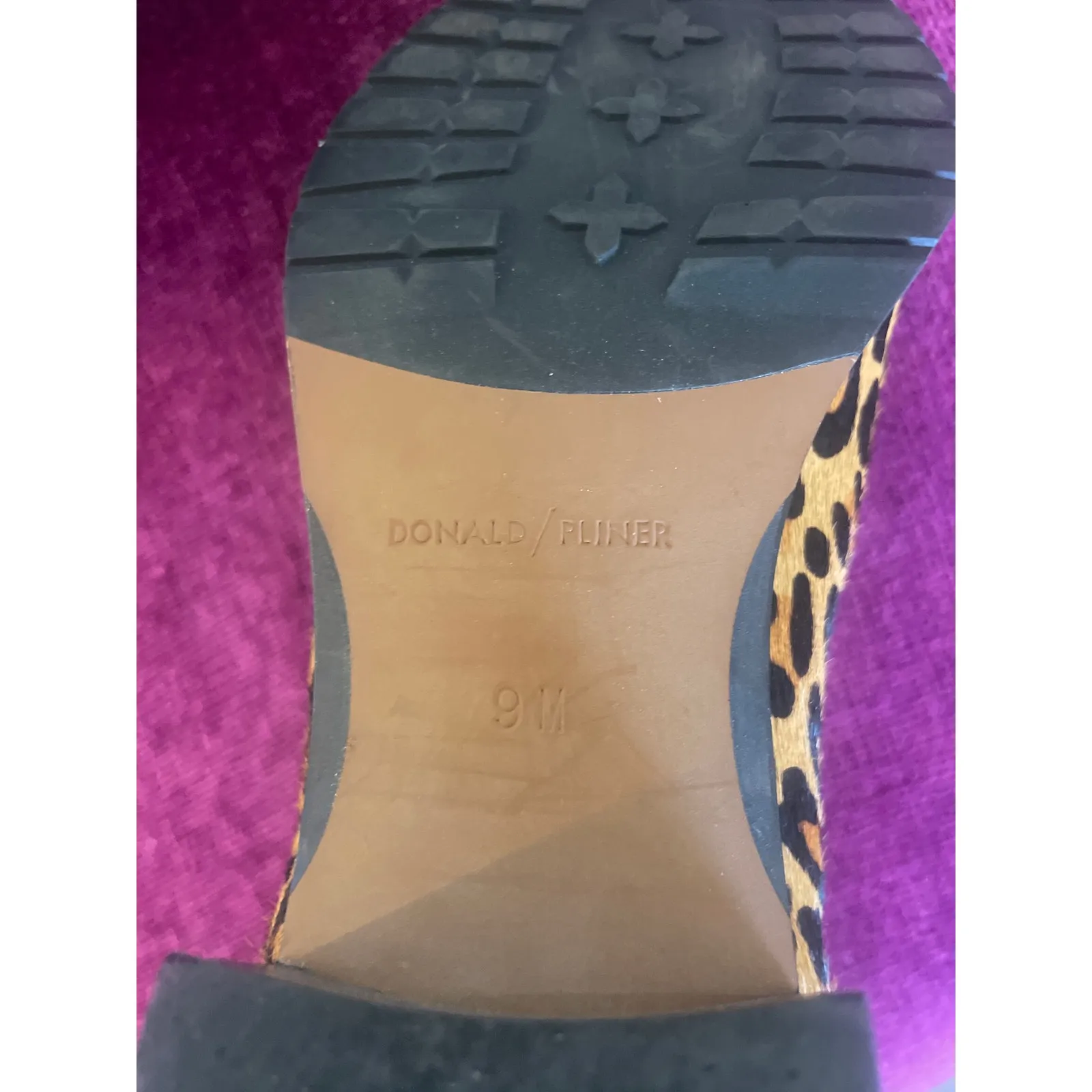 DONALD J PLINER Dyla Leopard Print Chelsea Boots Size 9 Ankle Shoes Tan - Image 7