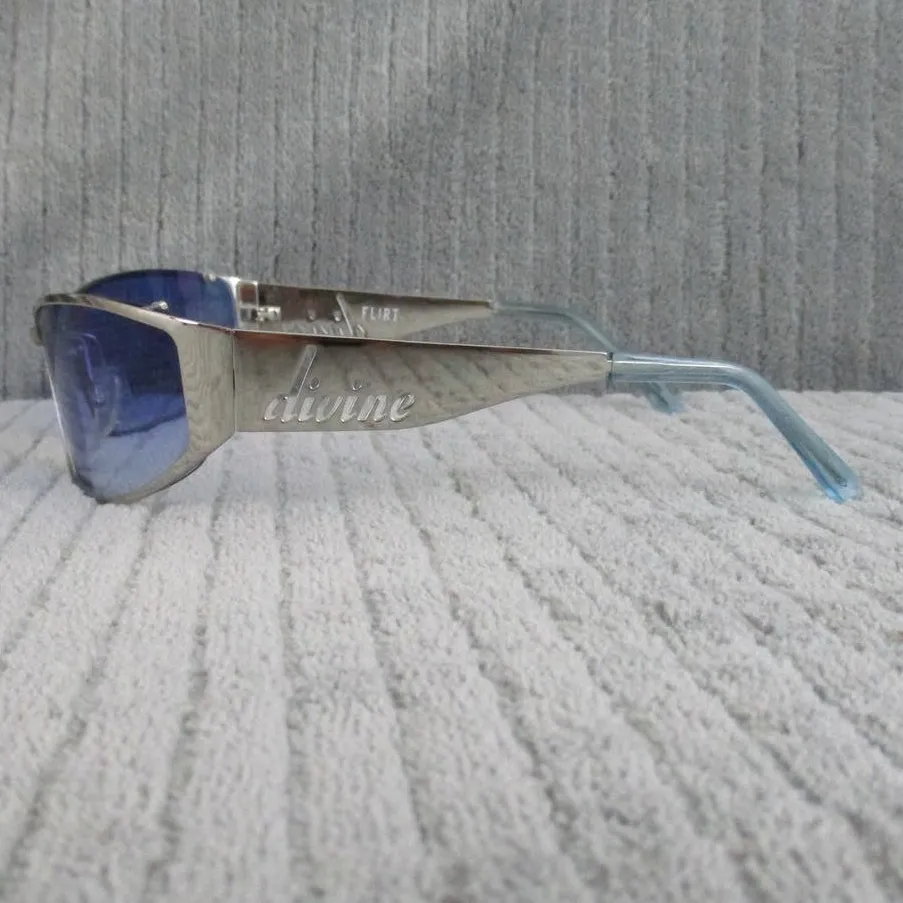 New Divine Eyewear Flirt Chrome/Blue Gradient Sunglasses Women's NWT Silver - Image 3