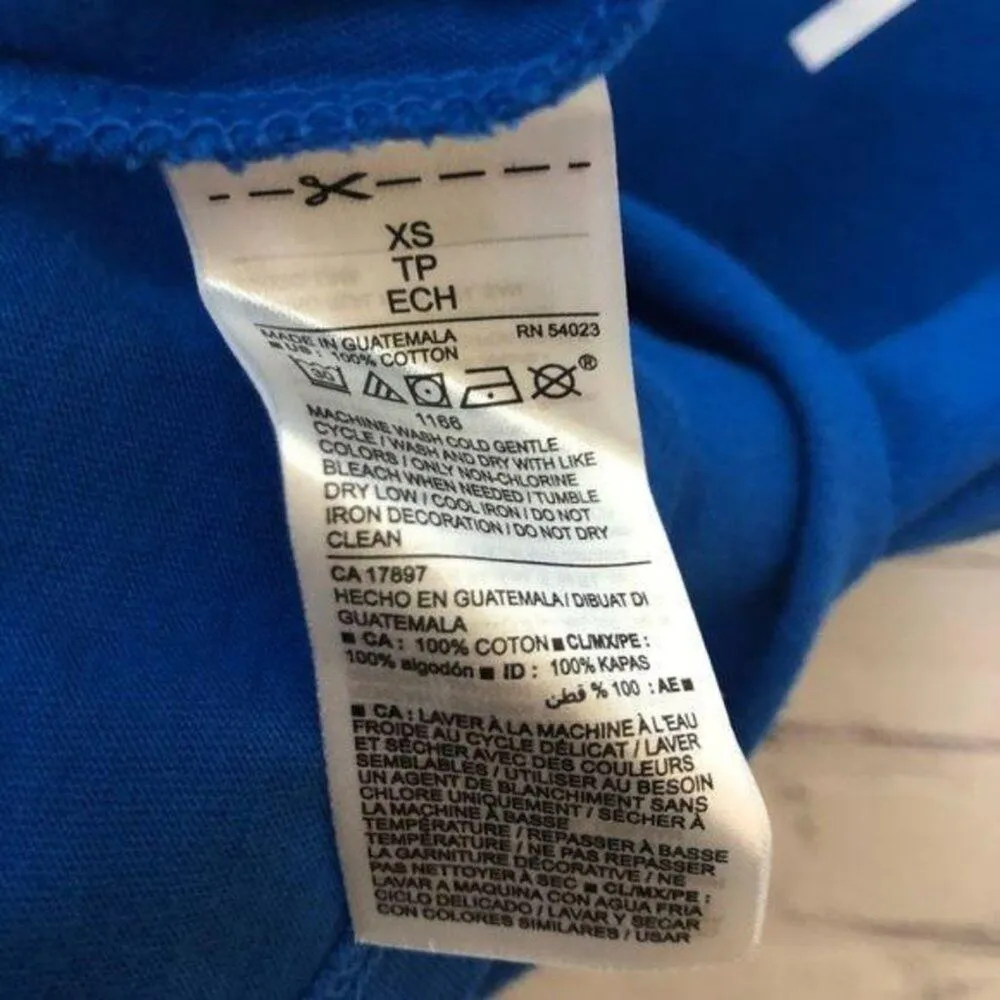 Old Navy ”OH HEY VACAY”  Tee Sz XS - Image 4