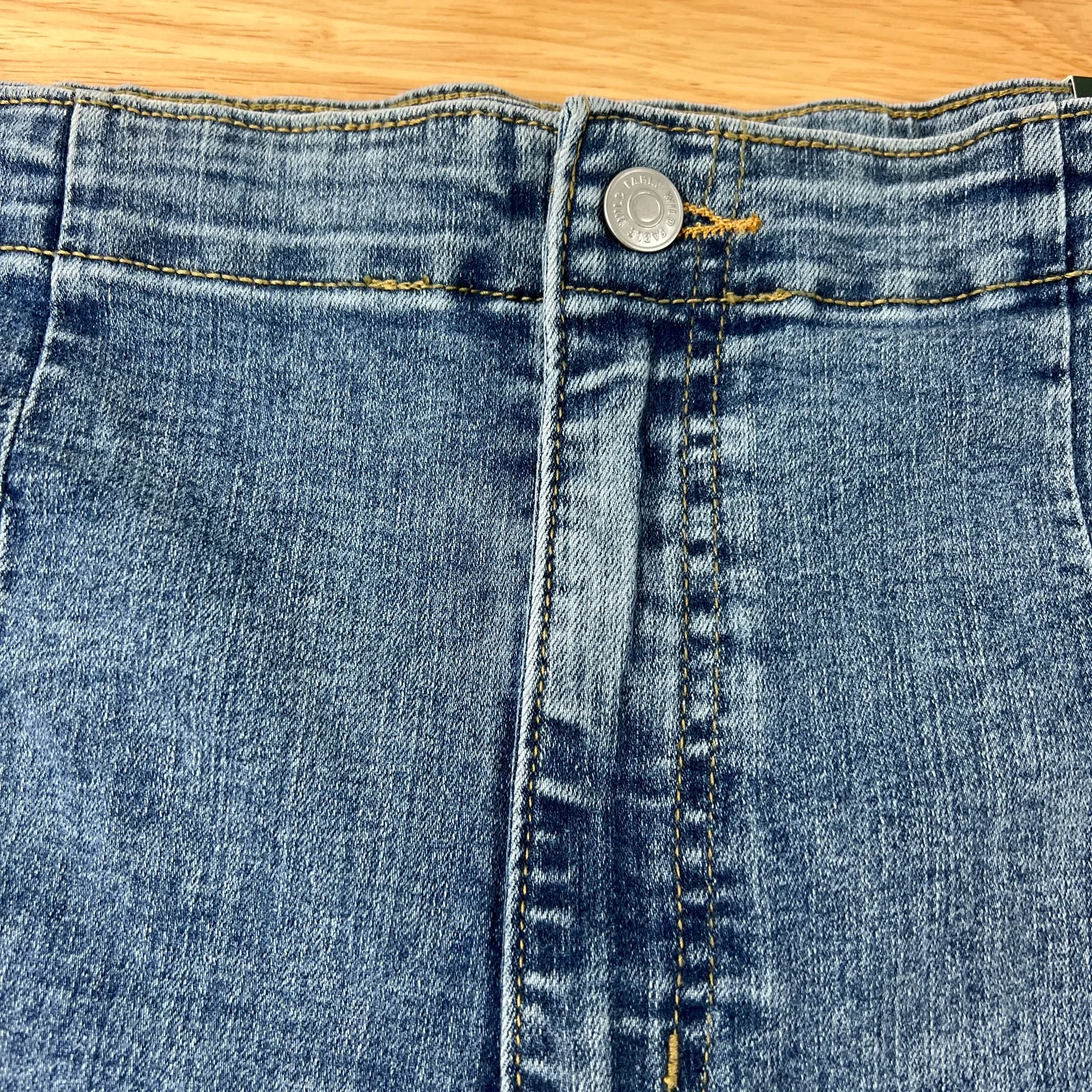 Wild Fable Women's Medium Wash Super-High Rise Jean Shorts - Size 14 - NWT - Image 5