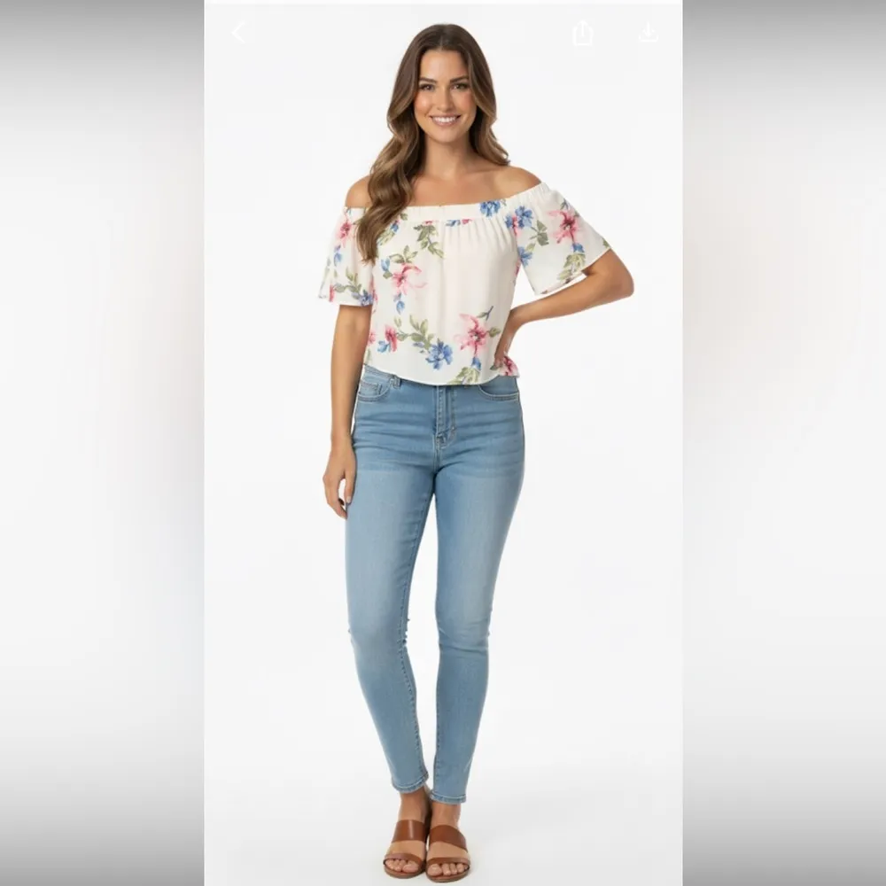 ALYTHEA size small white floral flirty crop top - Image 5