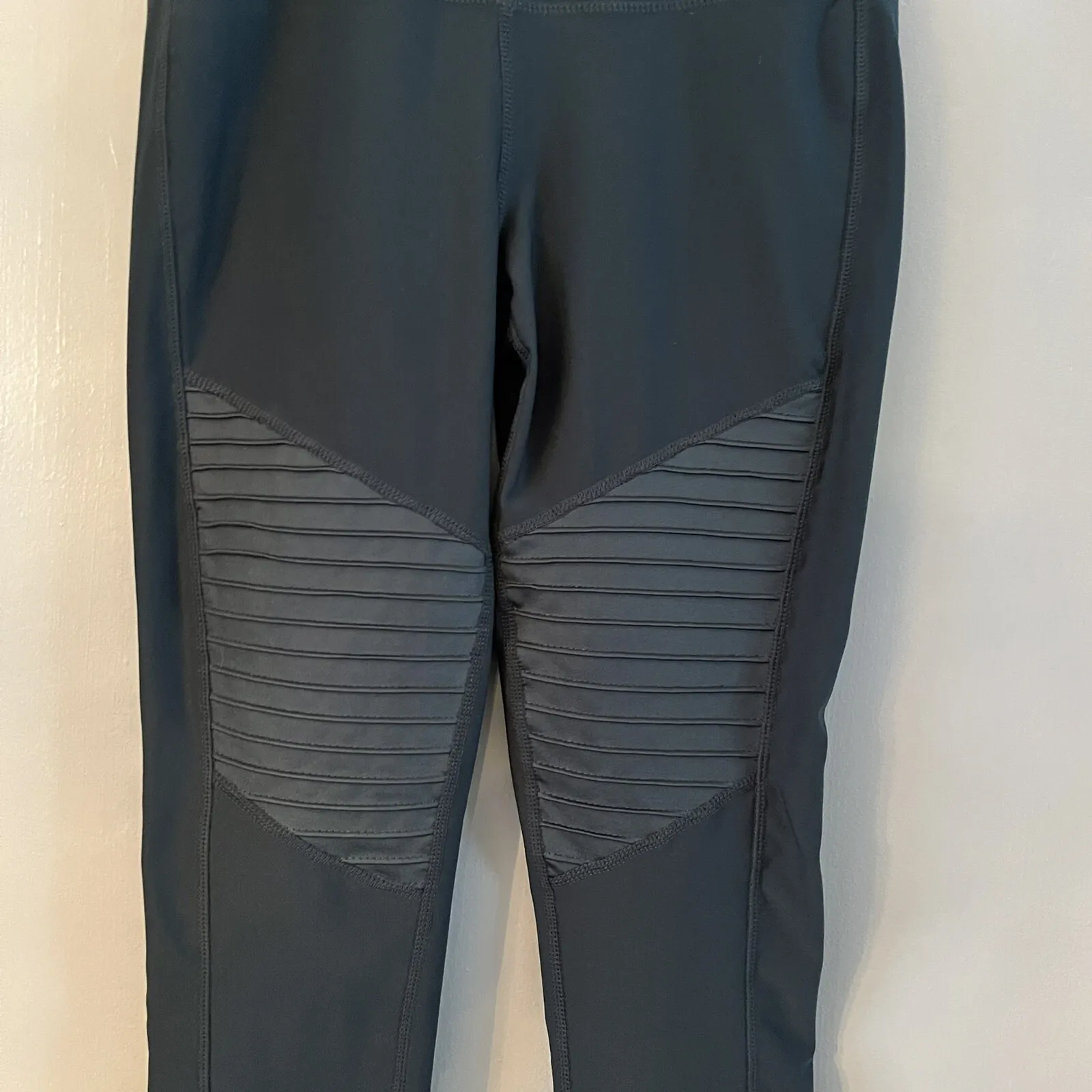 Apana Womens Leggings Sz Medium Green Yoga Pants Pockets Texture - Image 3