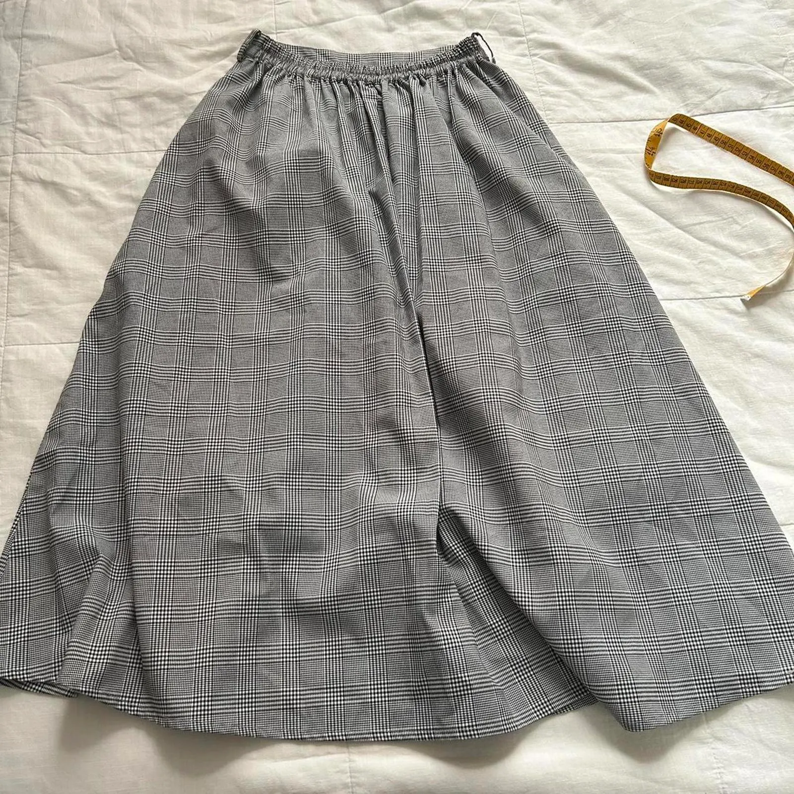 Axes Femme blue Grey white plaid midi skirt floral embroidery pockets sz medium Gray - Image 4