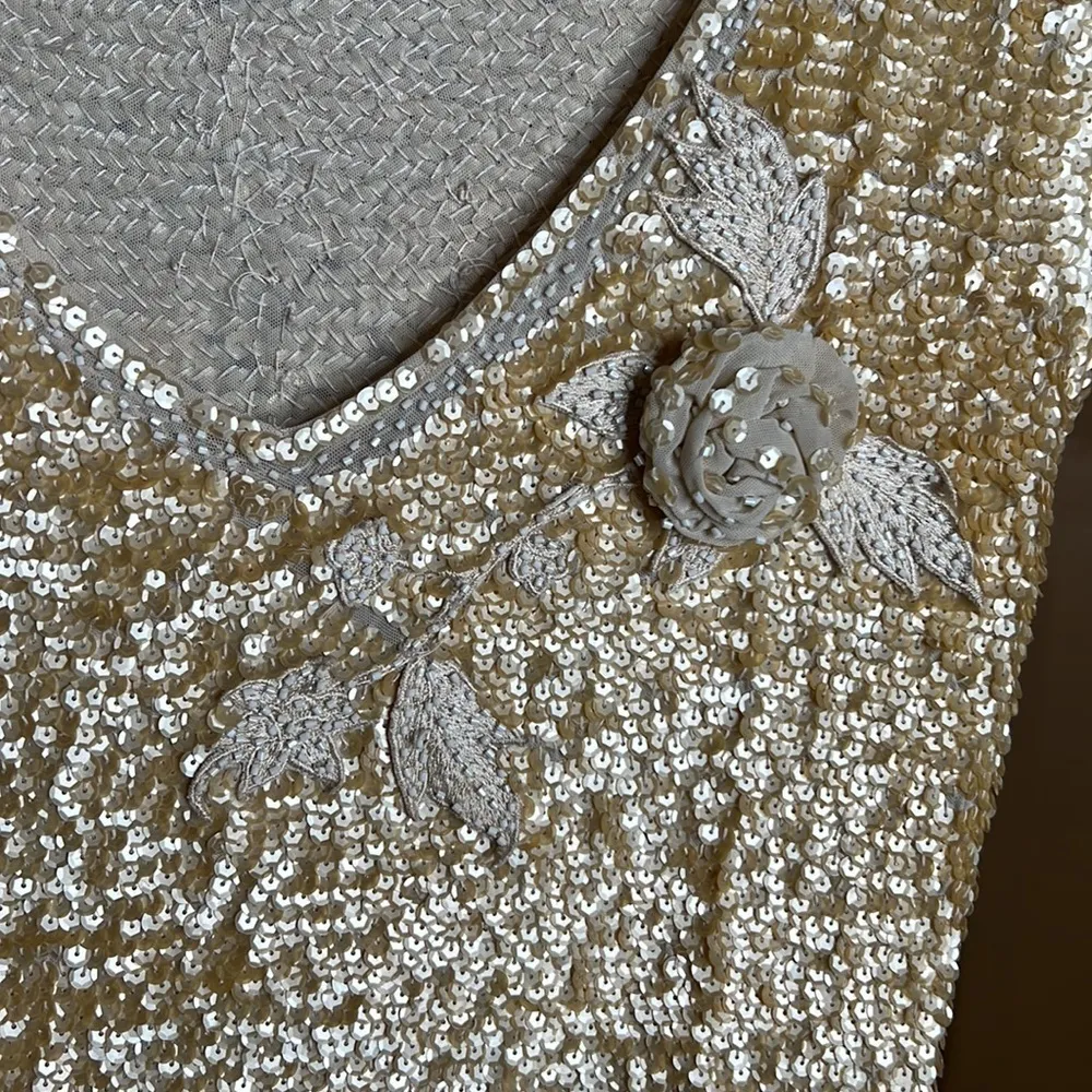 Gina Bacconi Gold Stretch Sequin Top Size 3 - Image 3