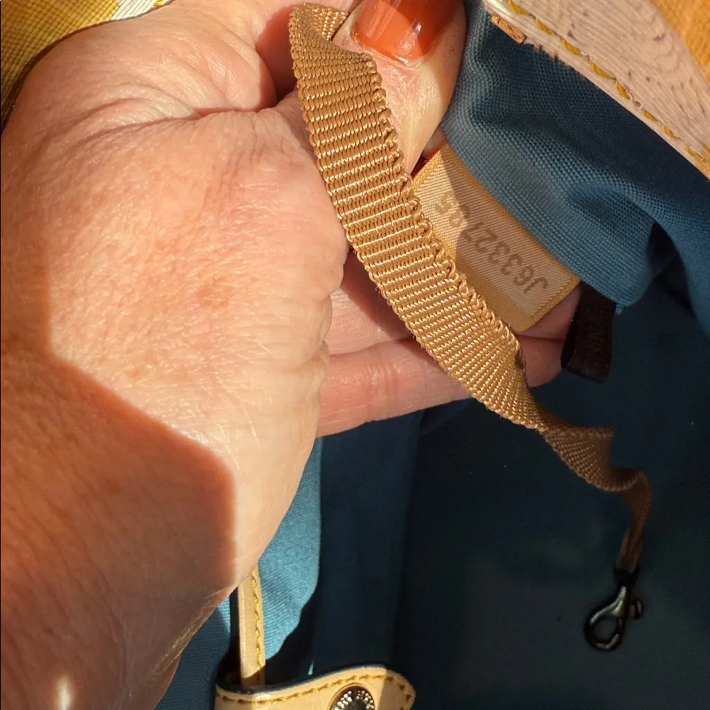 Dooney & Bourke  cupcake shopper tote - Image 11