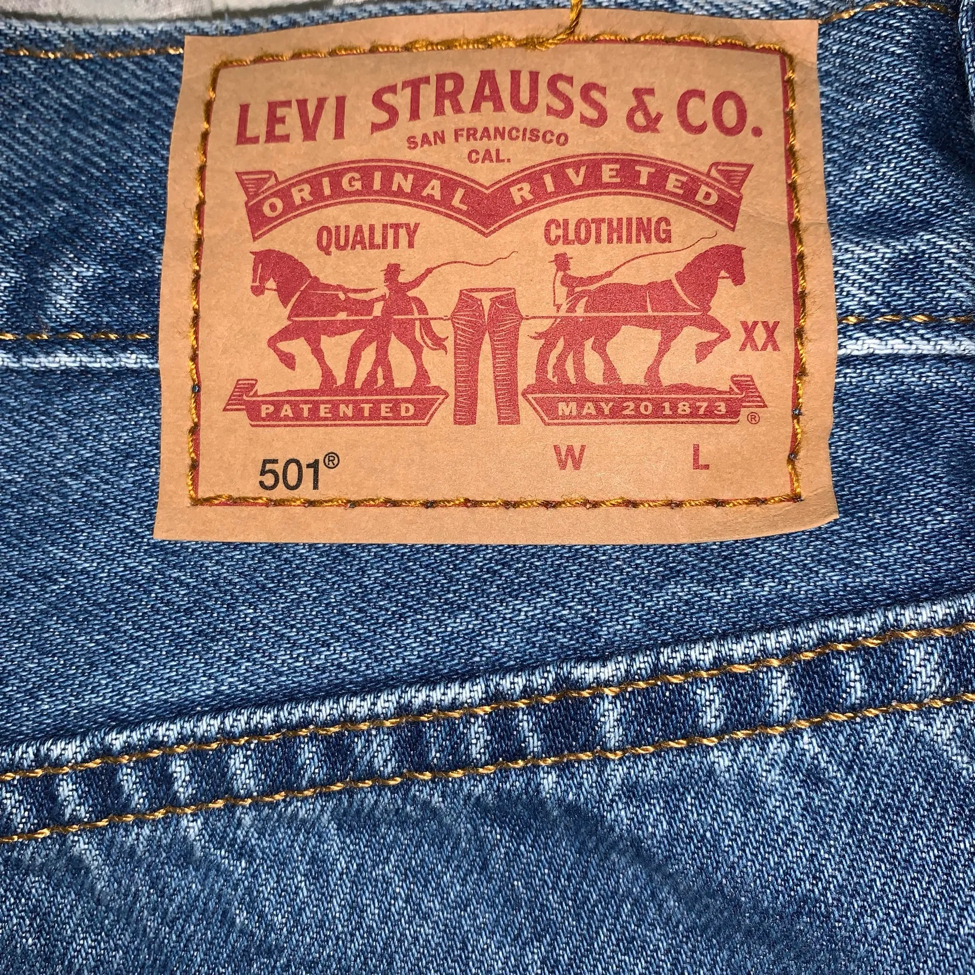 Levis 501 Cut Off Denim Shorts Womens 30 Blue Medium Wash Button Fly Distressed - Image 7