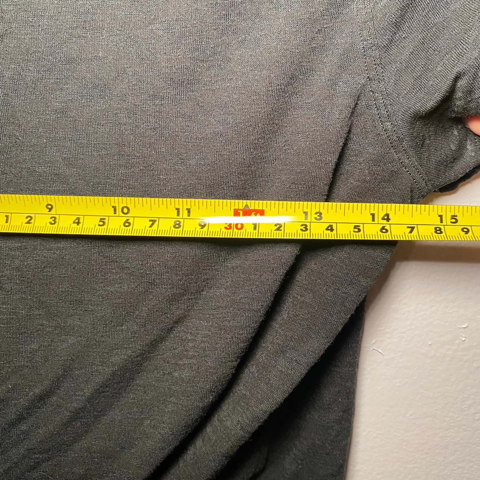 Lululemon Black Heathered Front Tie Short Sleeve T-Shirt Cropped Women's size 2 - Image 8