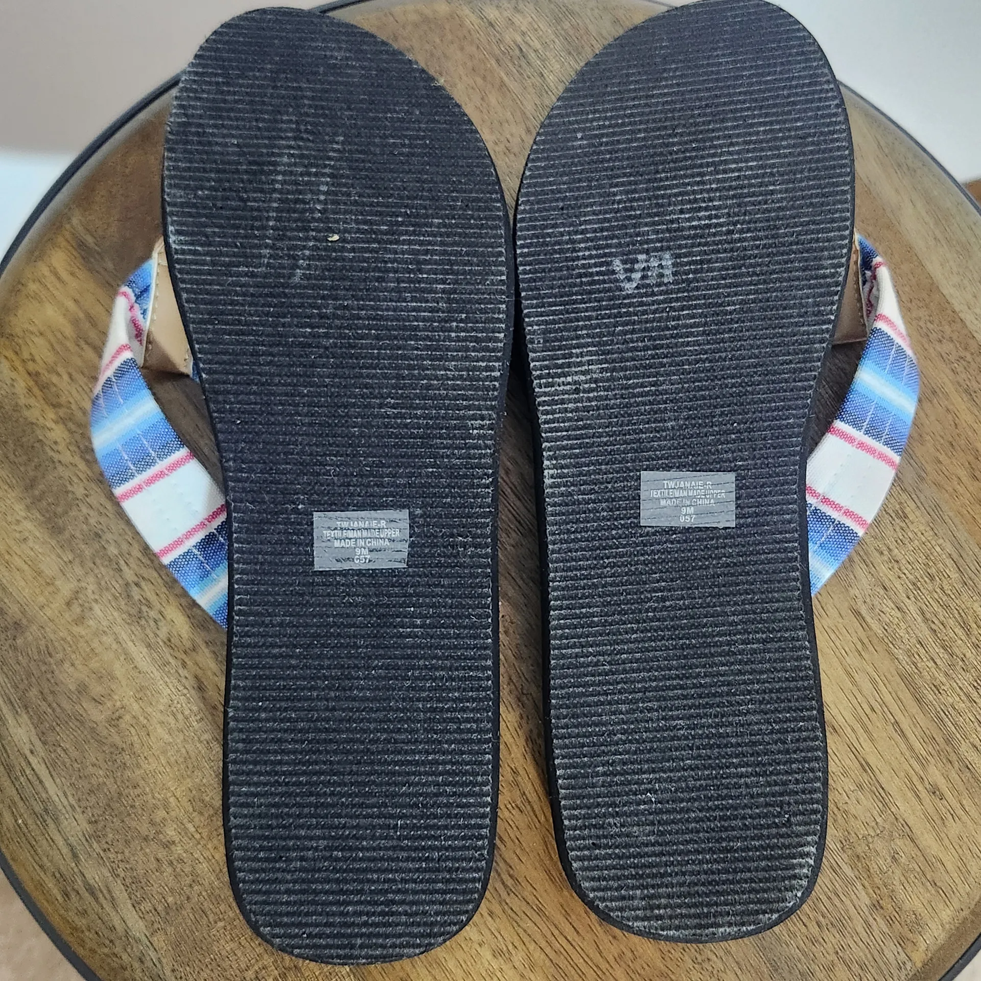 Tommy Hilfiger Colorful Striped Flip Flops Size 9 Red and Blue Preppy Flip Flops - Image 5