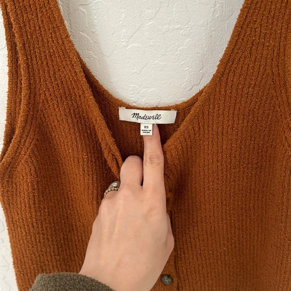 Madewell Kingston Button Front Texture Thread Sweater Tank XS - Image 4