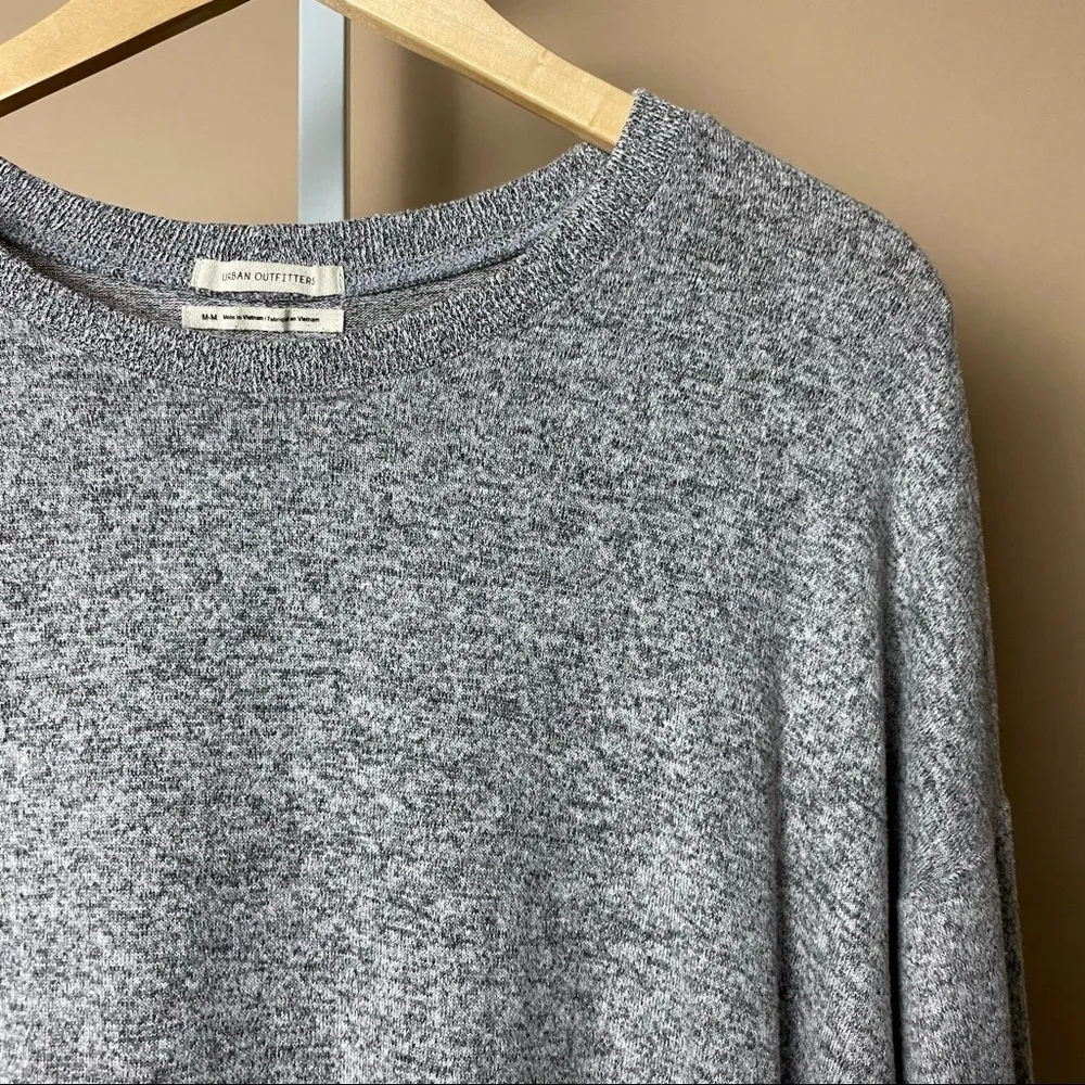 Urban Outfitters Size Medium Oversized Boxy Flowy Sweater Slouchy Fall Winter - Image 6