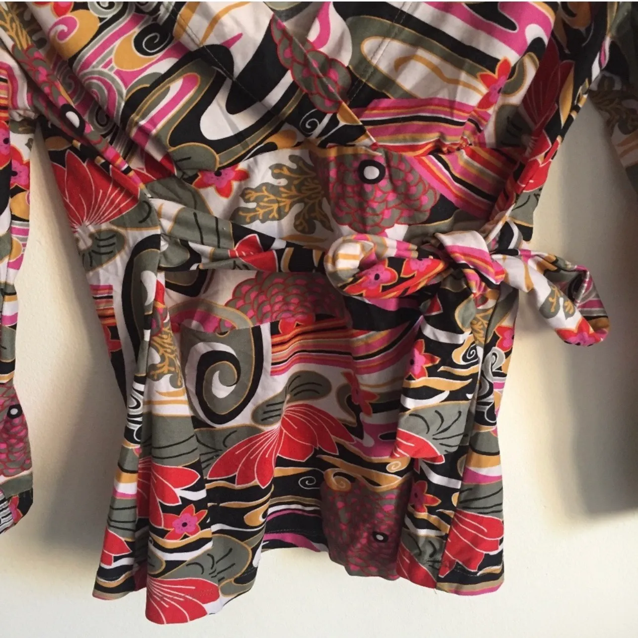 Vintage Y2K Multicolor Paisley Floral Groovy Wrap 60's Vibes V Neck Stretch Top - Image 5