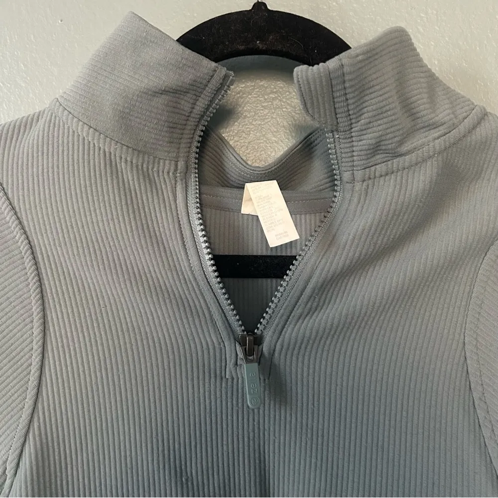 Zella Light Gray Ribbed Quarter-Zip Pullover - Image 5