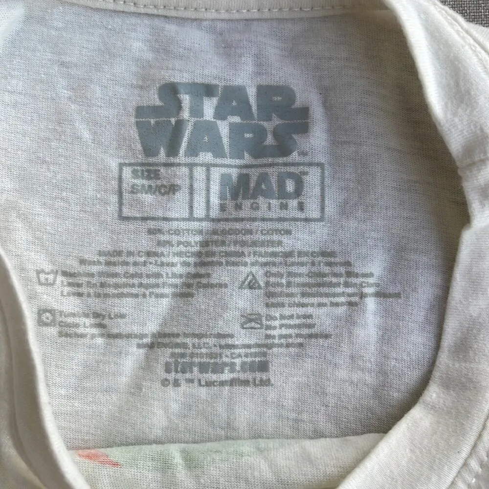 Star Wars Yoda Happy Holidays short sleeve t-shirt size small - Image 2