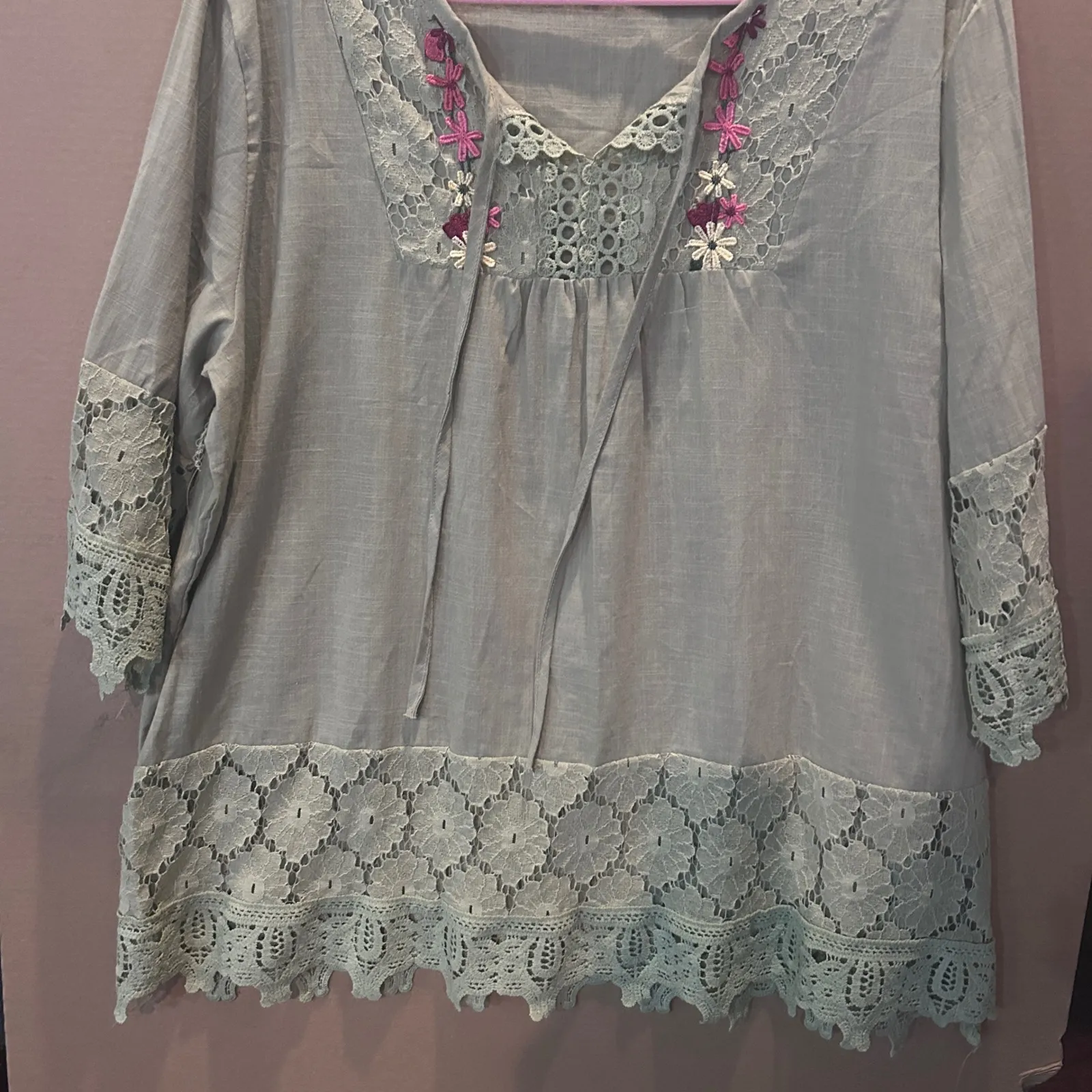 Plus Size 3XL Boho Embroidered Lace Trim Tunic Top 3/4 Sleeve V Neck Beige Gray - Image 3