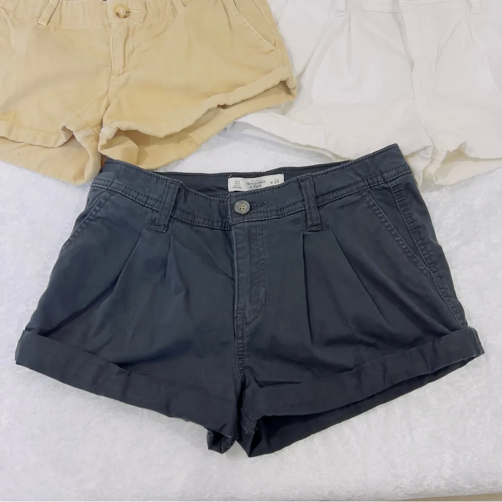 Abercrombie & Fitch Lot of Three Size 00 (W24) Black Cream Tan Shorts Chinos - Image 5