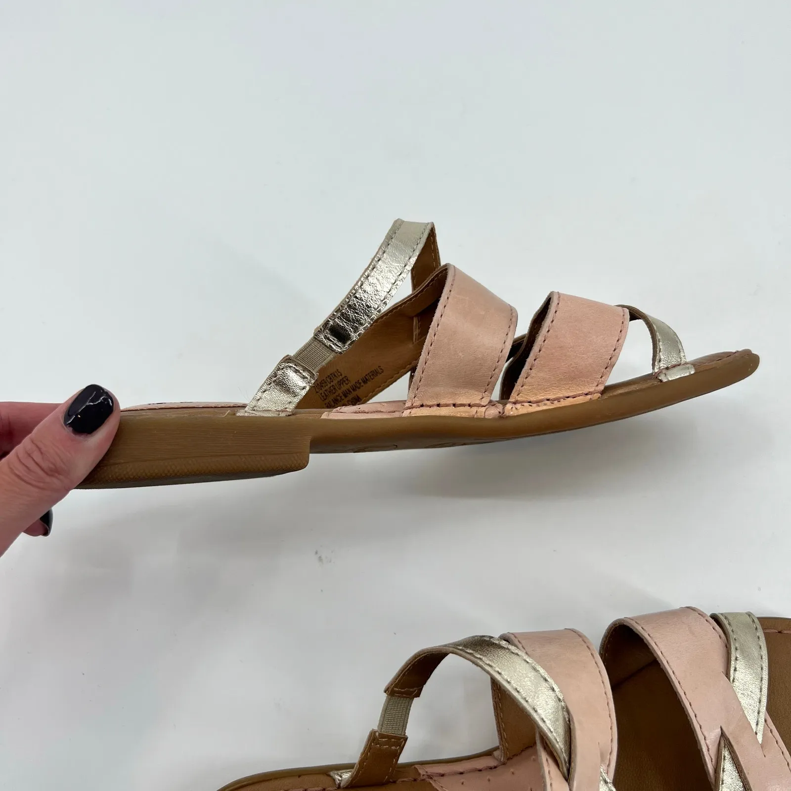 BOC Born Concept Brown Gold Women Strappy Sandal Shoes leather Flip Flops Sz 7 - Image 2