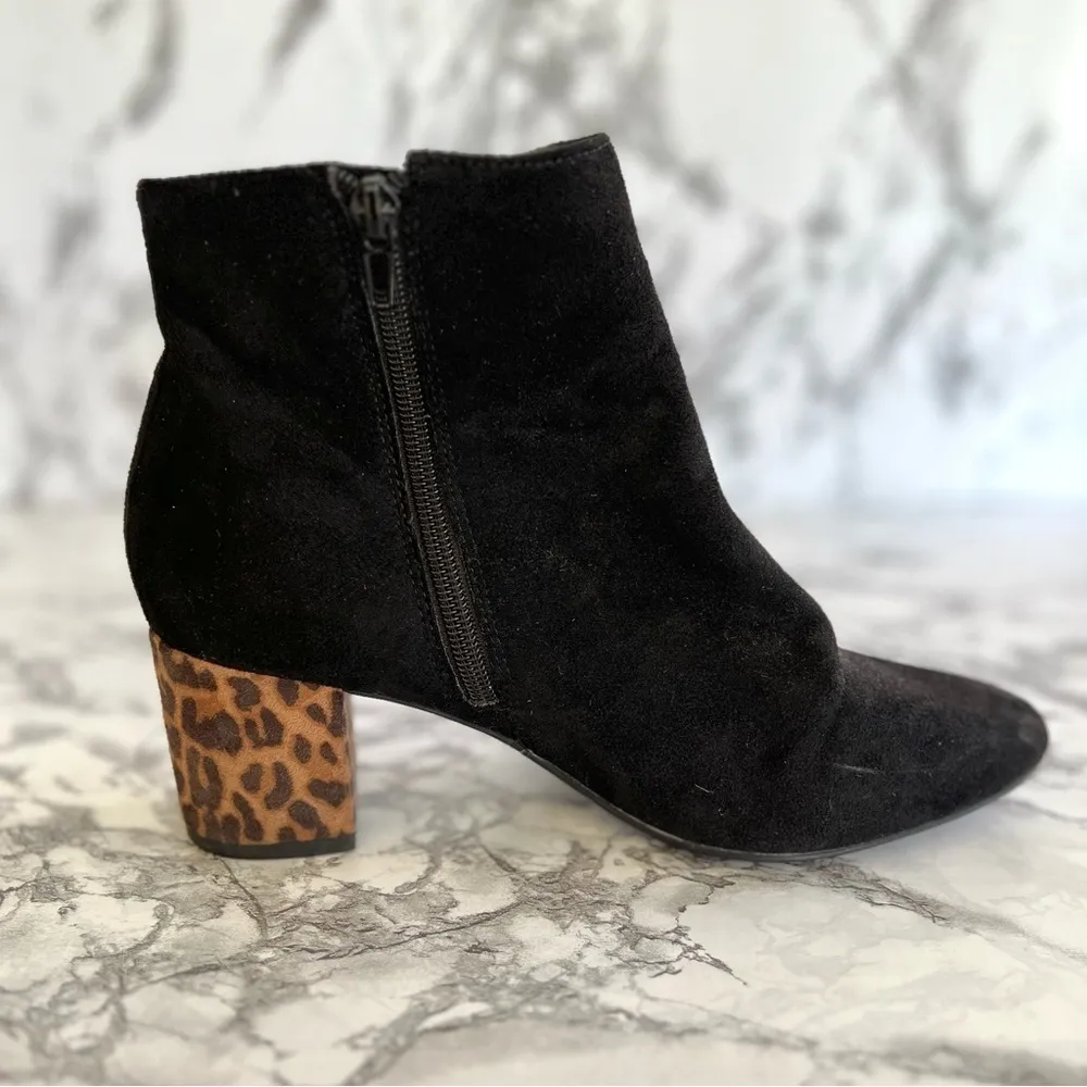 Bandolino Lila Booties 8 Black Animal Print Block Heel Faux Suede - Image 8