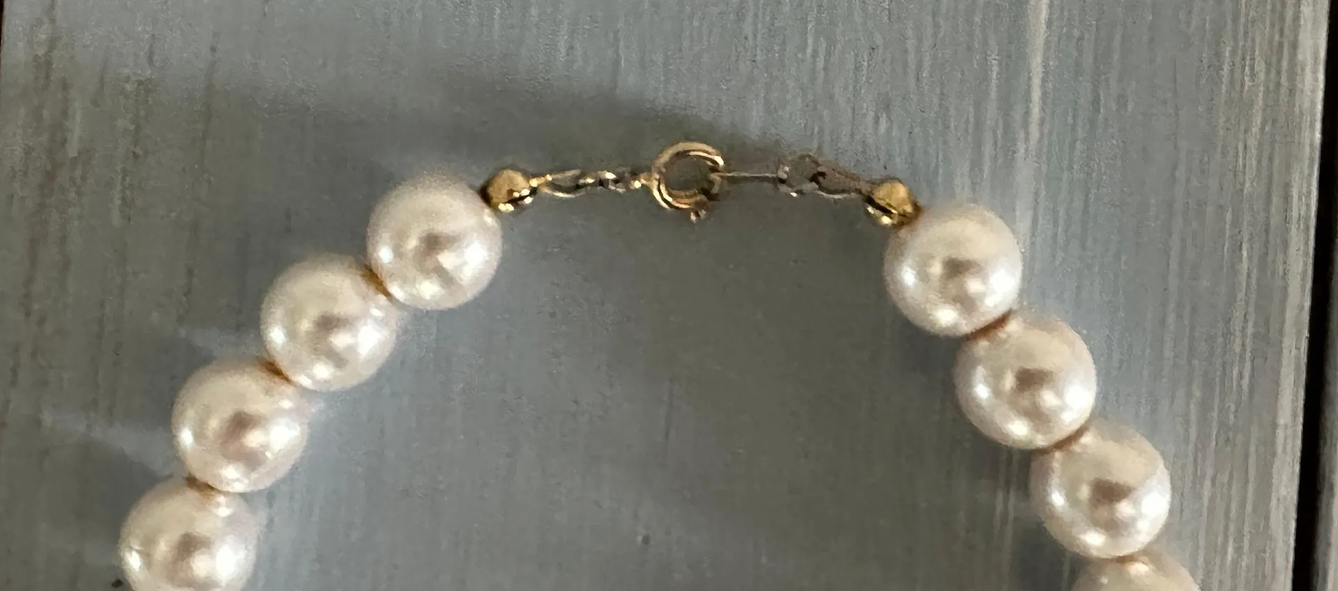 Beautiful Faux Pearl Beaded Bracelet 7.75” Long White - Image 7