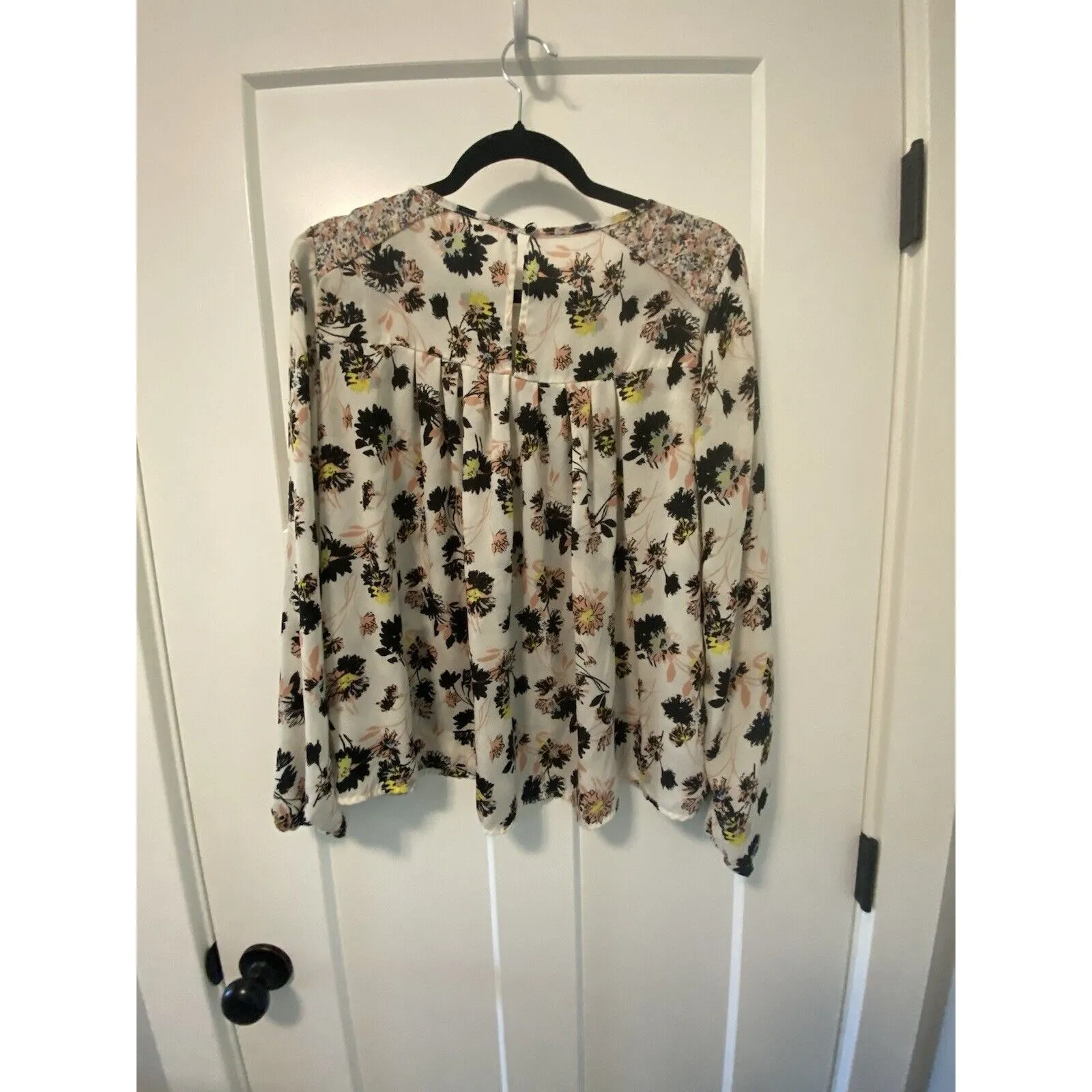 XHILARATION long sleeve multicolor floral‎ blouse size Medium - Image 4