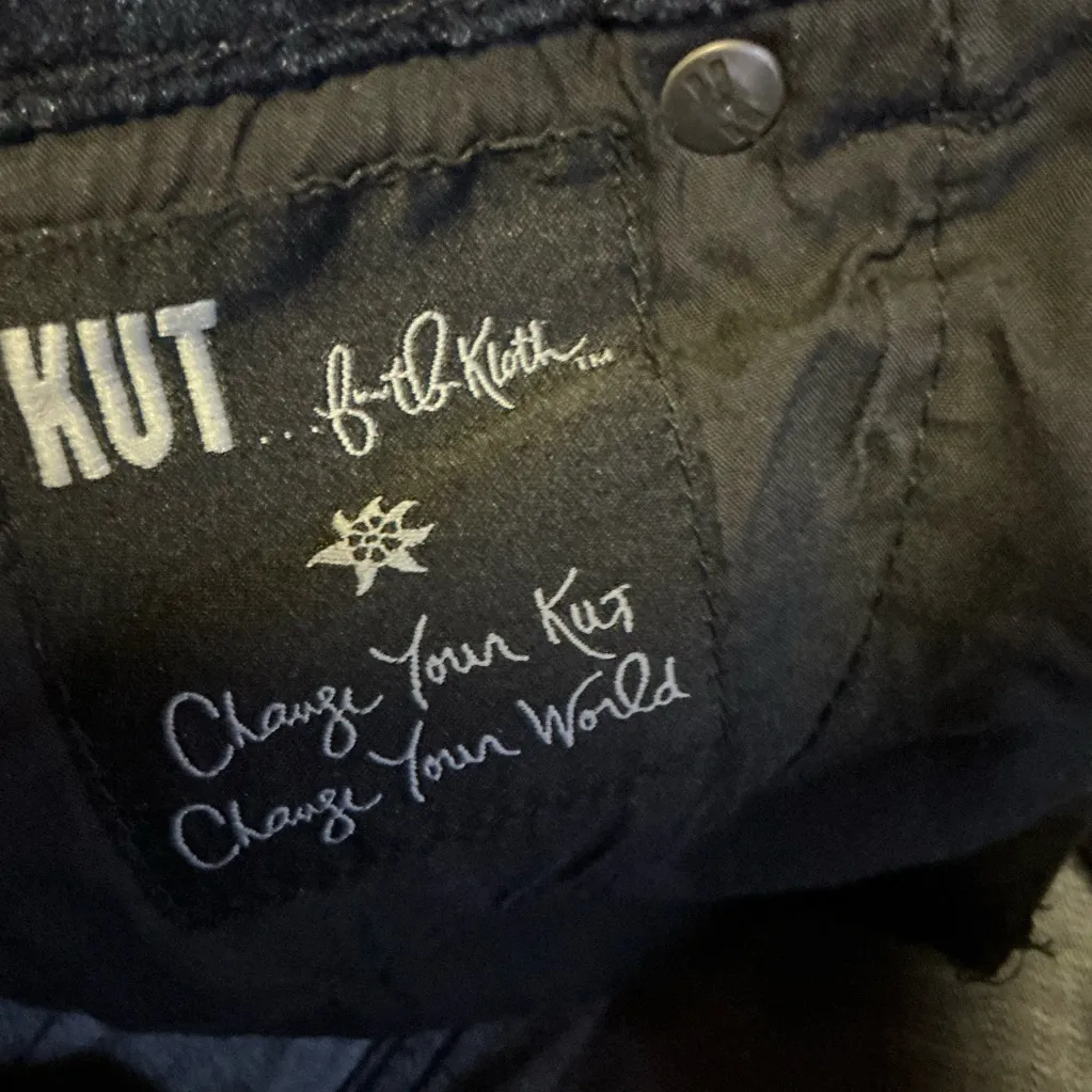 Kut from the Kloth dark wash boot cut jeans - Image 4