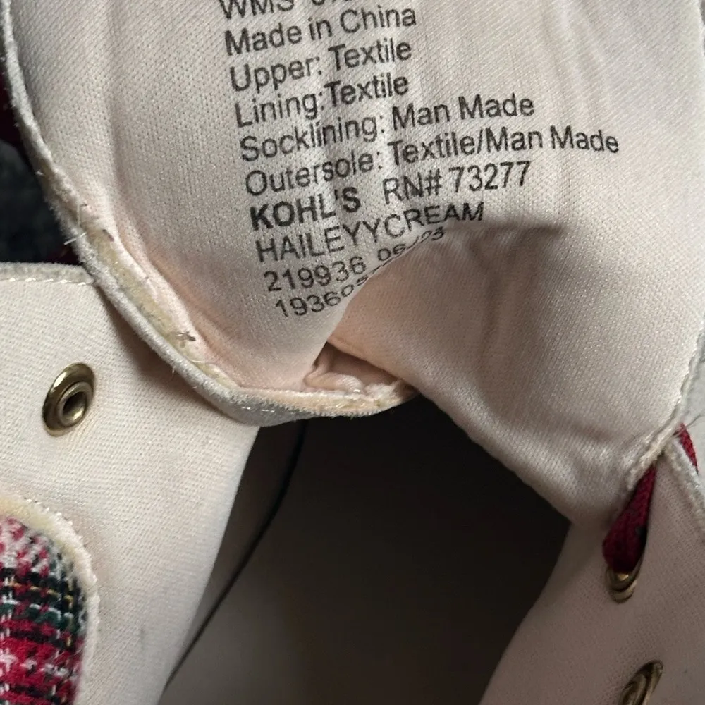 SO White and Red Winter Boots with Plaid Accents 6.5 - Image 8