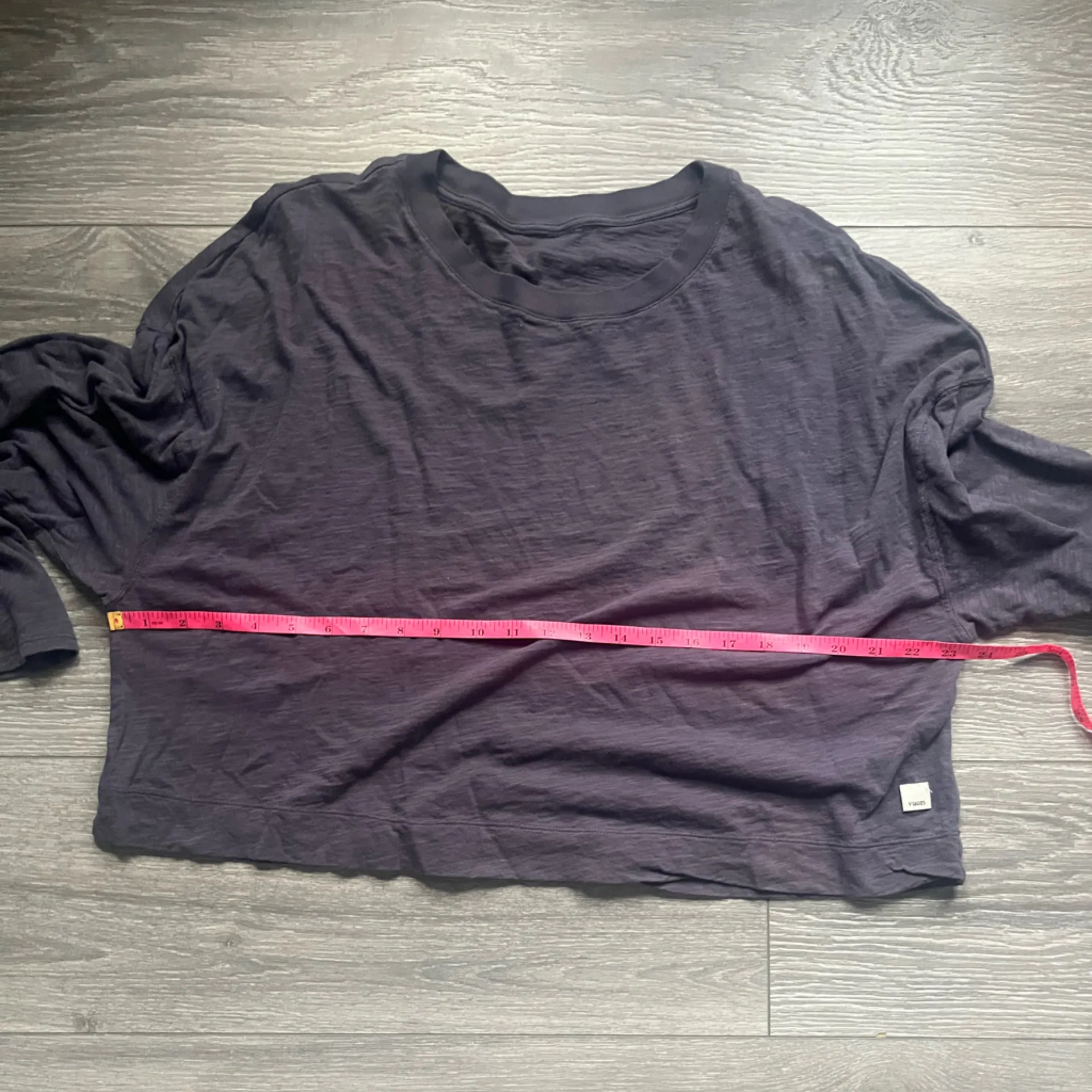 Vuori Gray Long Sleeve Cropped Crew Neck Relaxed Casual Active Top Size M/L - Image 5