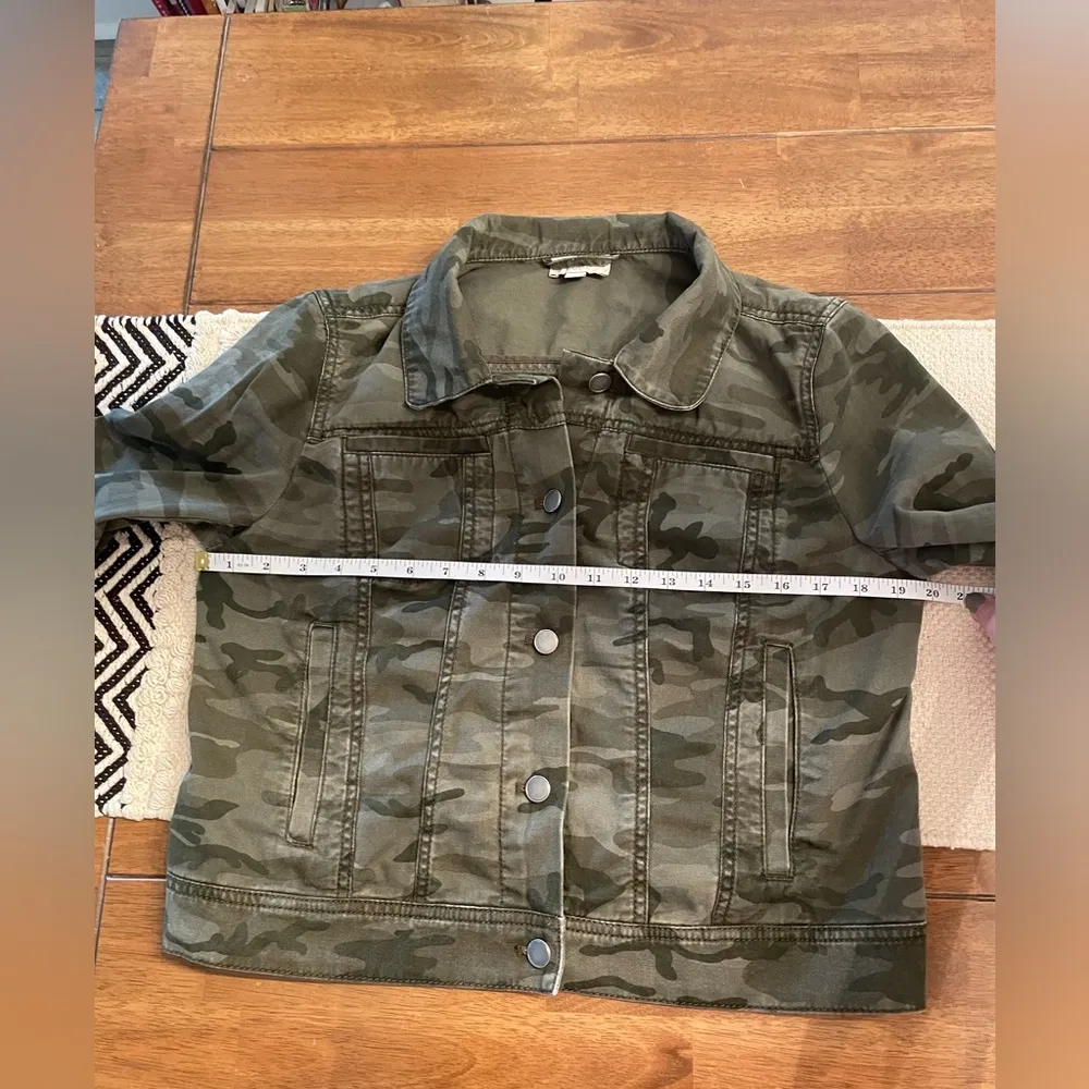 cropped trucker jacket, green camo, size medium - Image 4