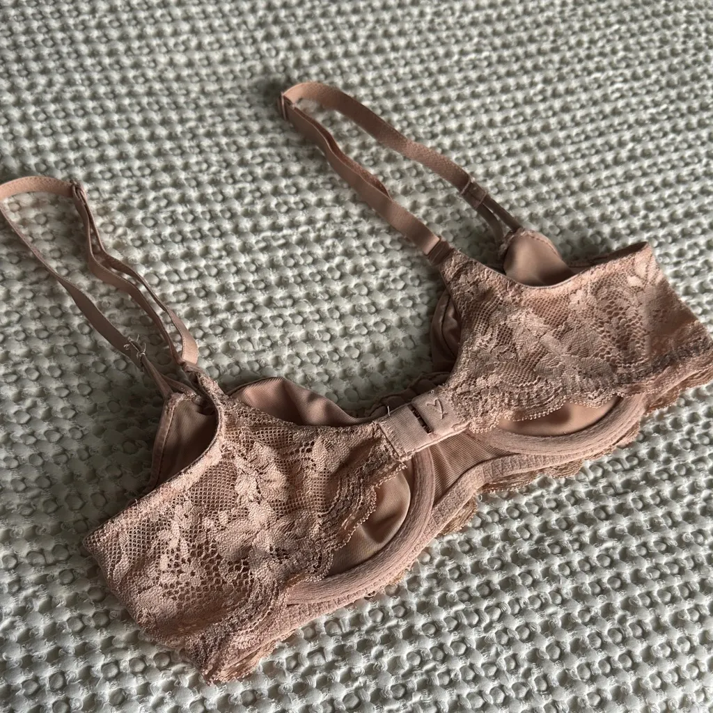 Victoria’s Secret Lace Trimmed Satin Bra in Tan - Image 3