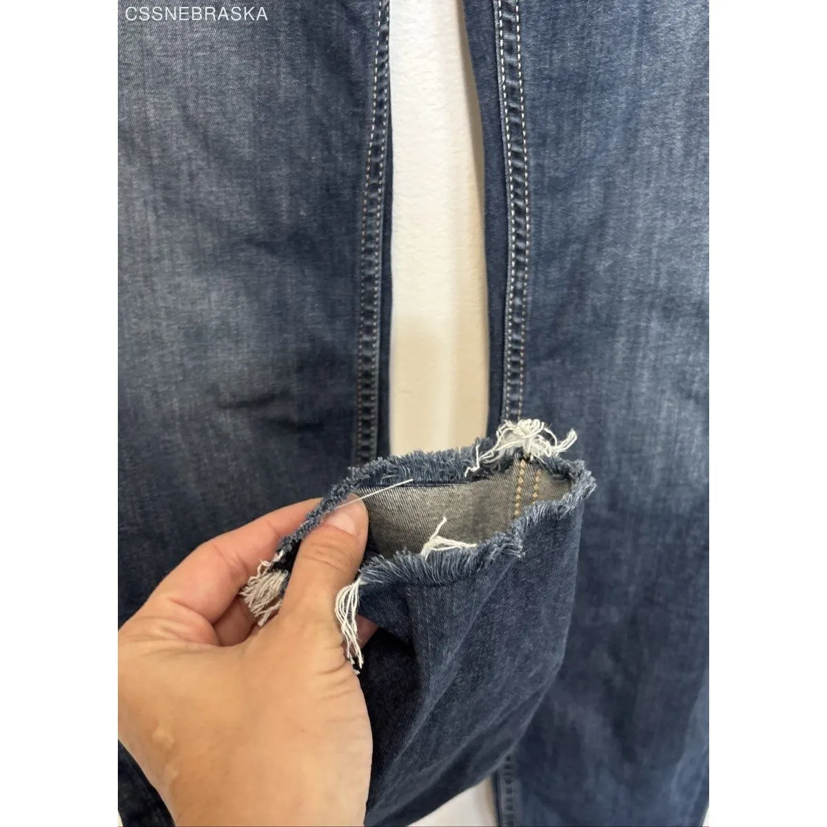 Vigoss Blue Women's Skinny Faded Jeans - Size 6 - Image 4