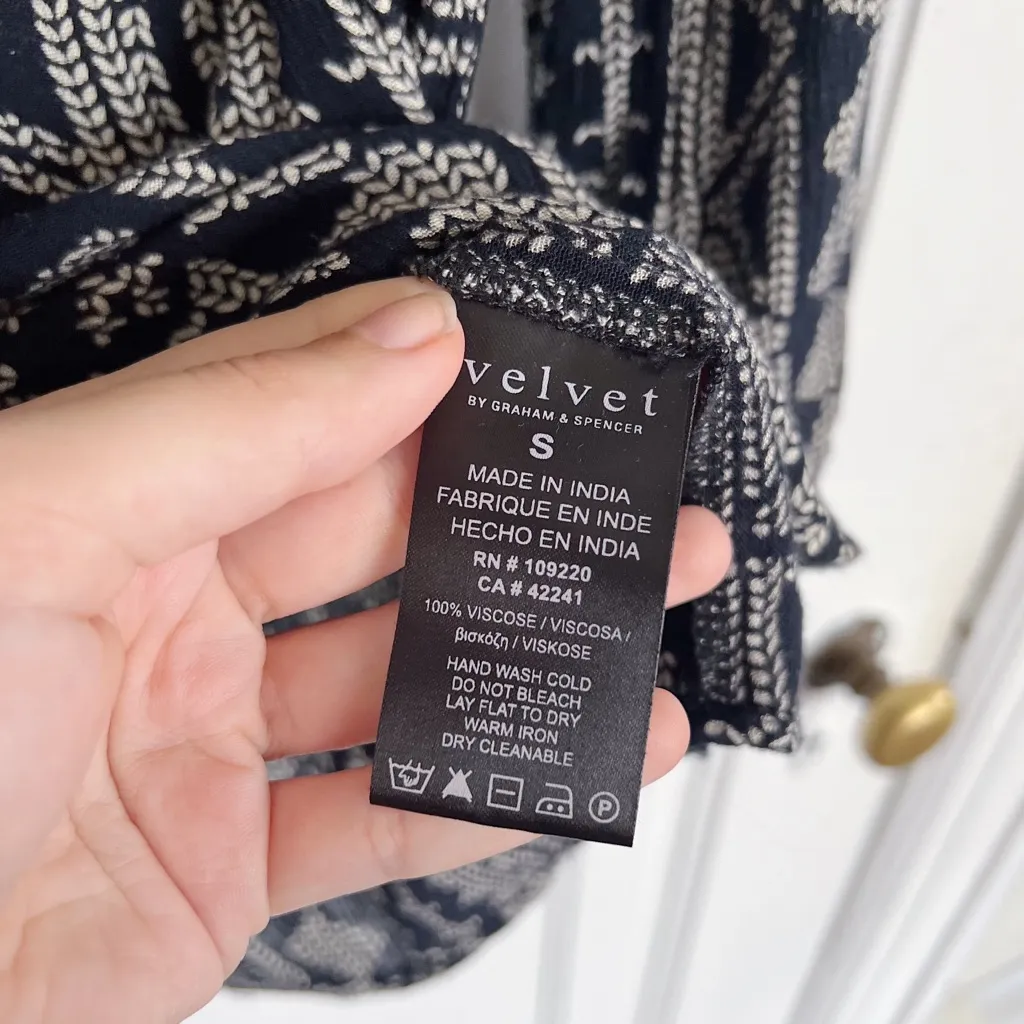 Velvet by Graham & Spencer • African Print Tunic Blouse black white embroidered - Image 6