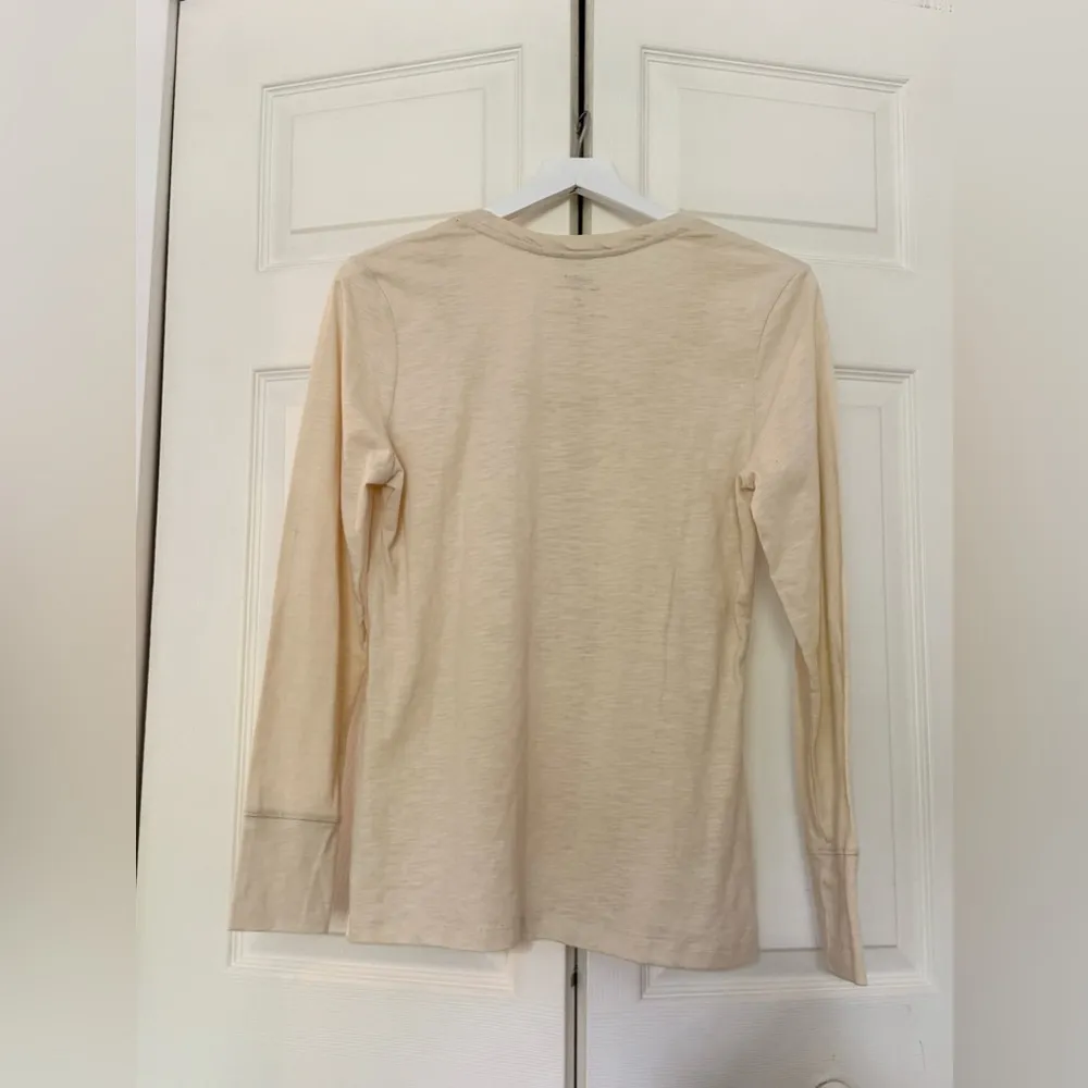 Disney Parks Women's Pale Yellow Sequin Mickey Mouse Long Sleeve T-Shirt Size L - Image 9