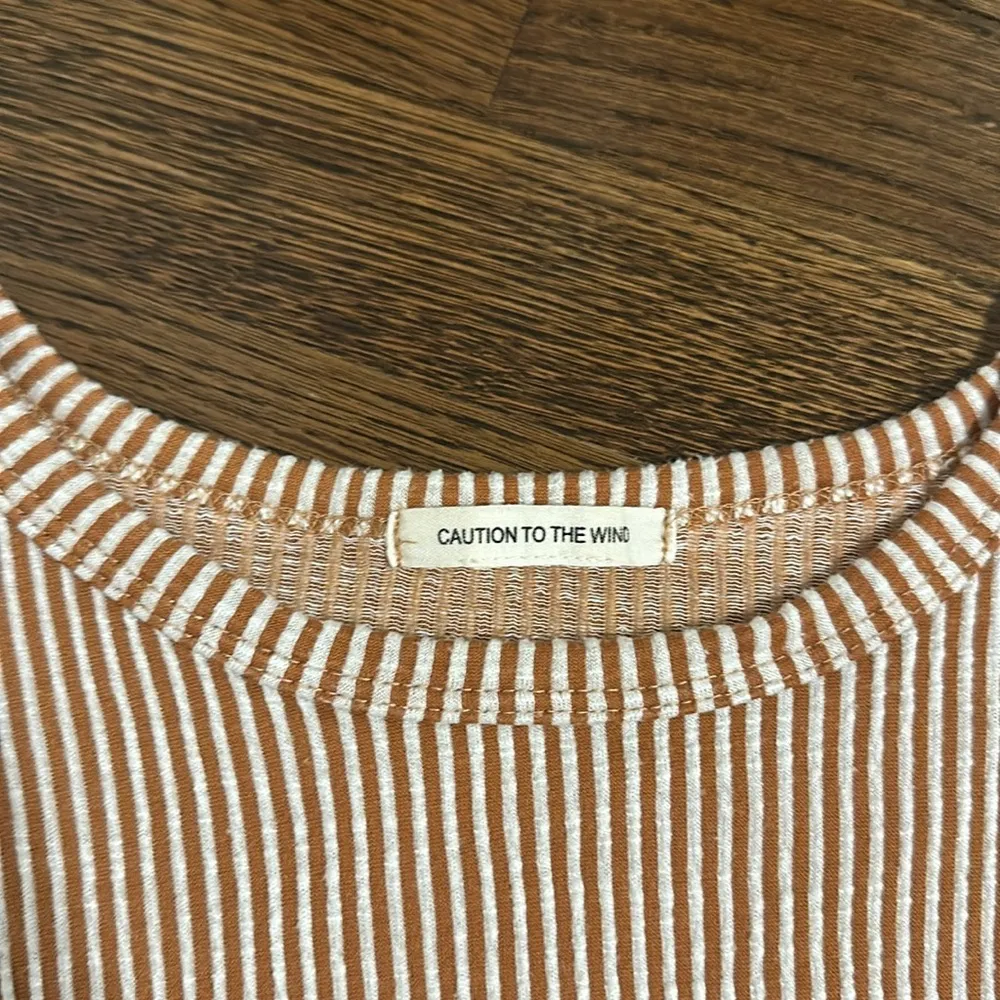 Long sleeve caution to the wind - XS - Image 2