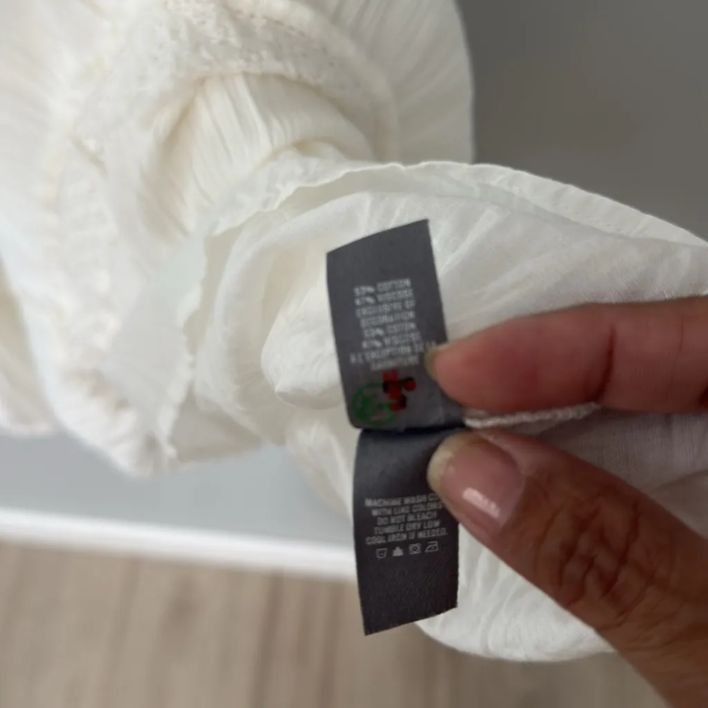 Aerie Women's White Button-Front Dress
Cottage Core Romantic Travel Size M - Image 5