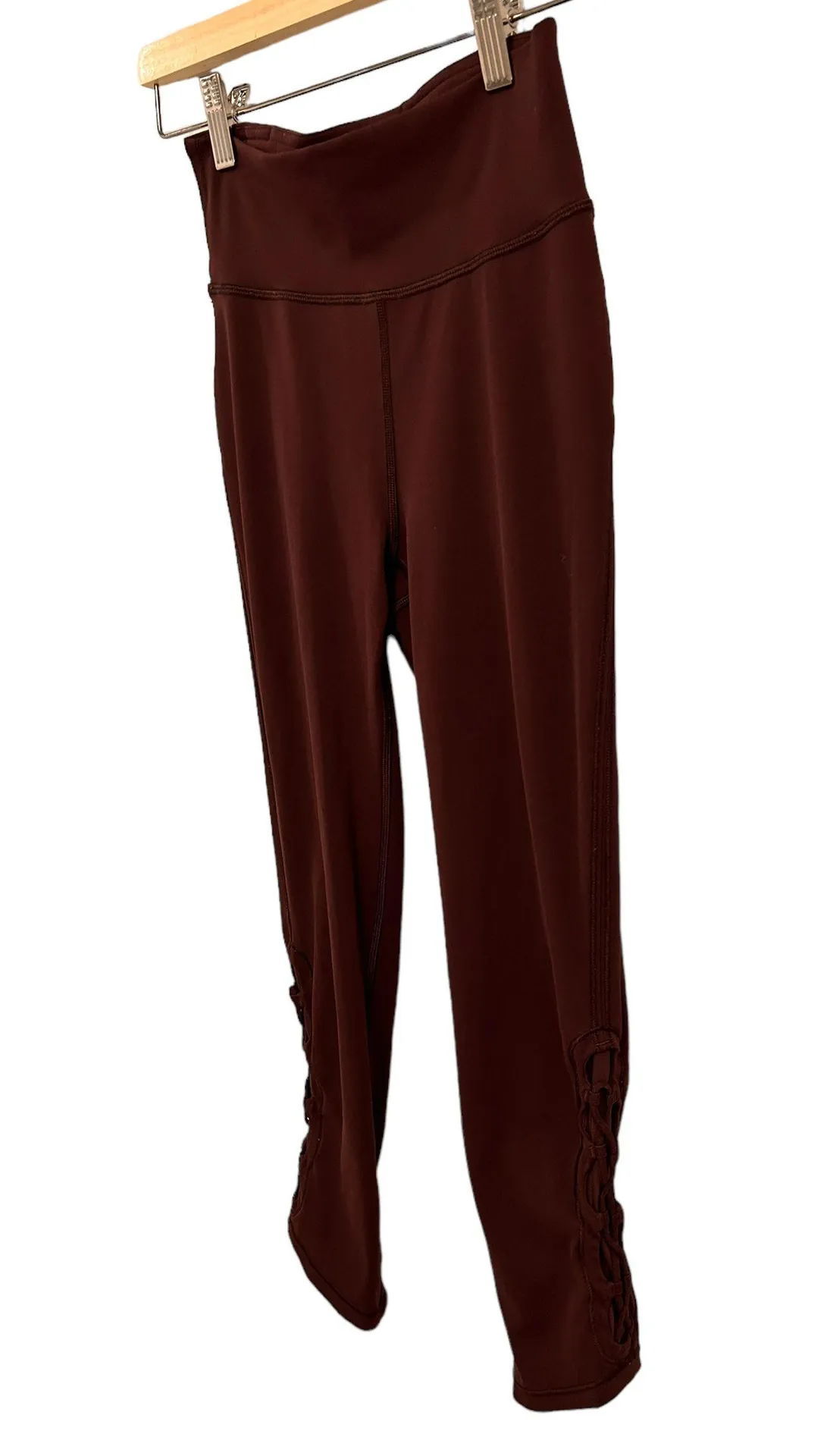 Tied To It Crop 21" Black Cherry Leggings Yoga Capri Pants Size 4 - Image 4