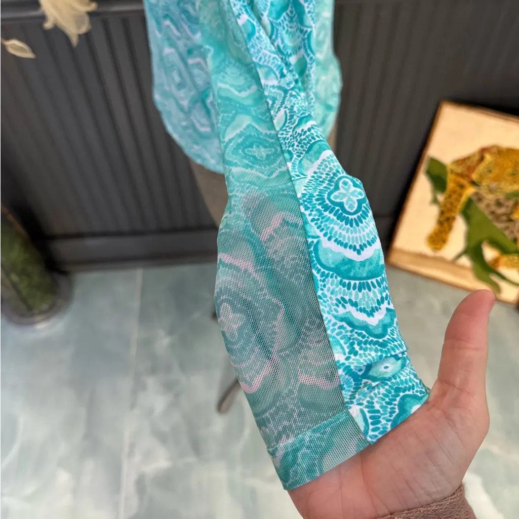 IBKUL Medallion Print 1/4 Zip Mock Neck UPF 50 Mesh Vents Top ~ Size XS 💚🍄 Blue - Image 3