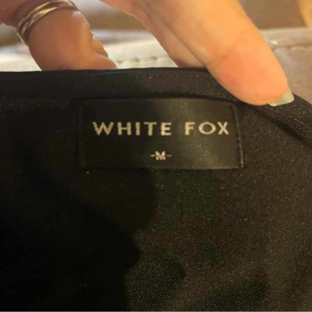 White Fox Black Crop Top Shirt Size Medium - Image 3