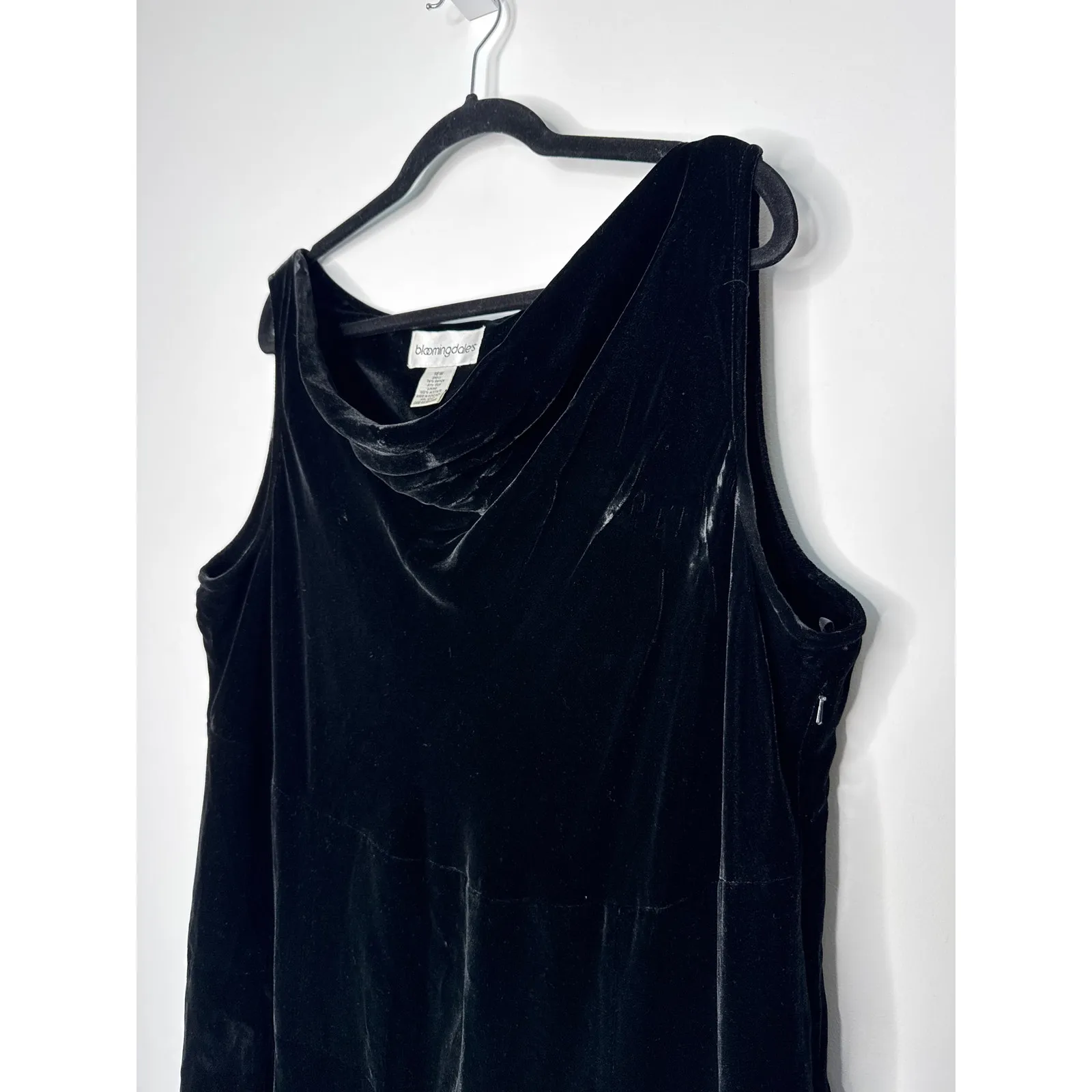 Bloomingdale’s Black Velvet sleeveless cowl Neck Dress 1990s Silk Blend Plus 18W - Image 4