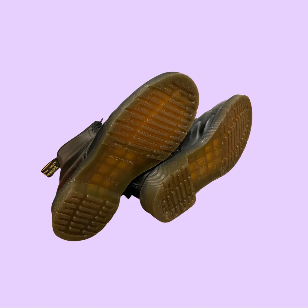 The original Dr. Martens 1460 8 Eyelet Smooth Black Leather Lace Up Boots 🔥 - Image 5