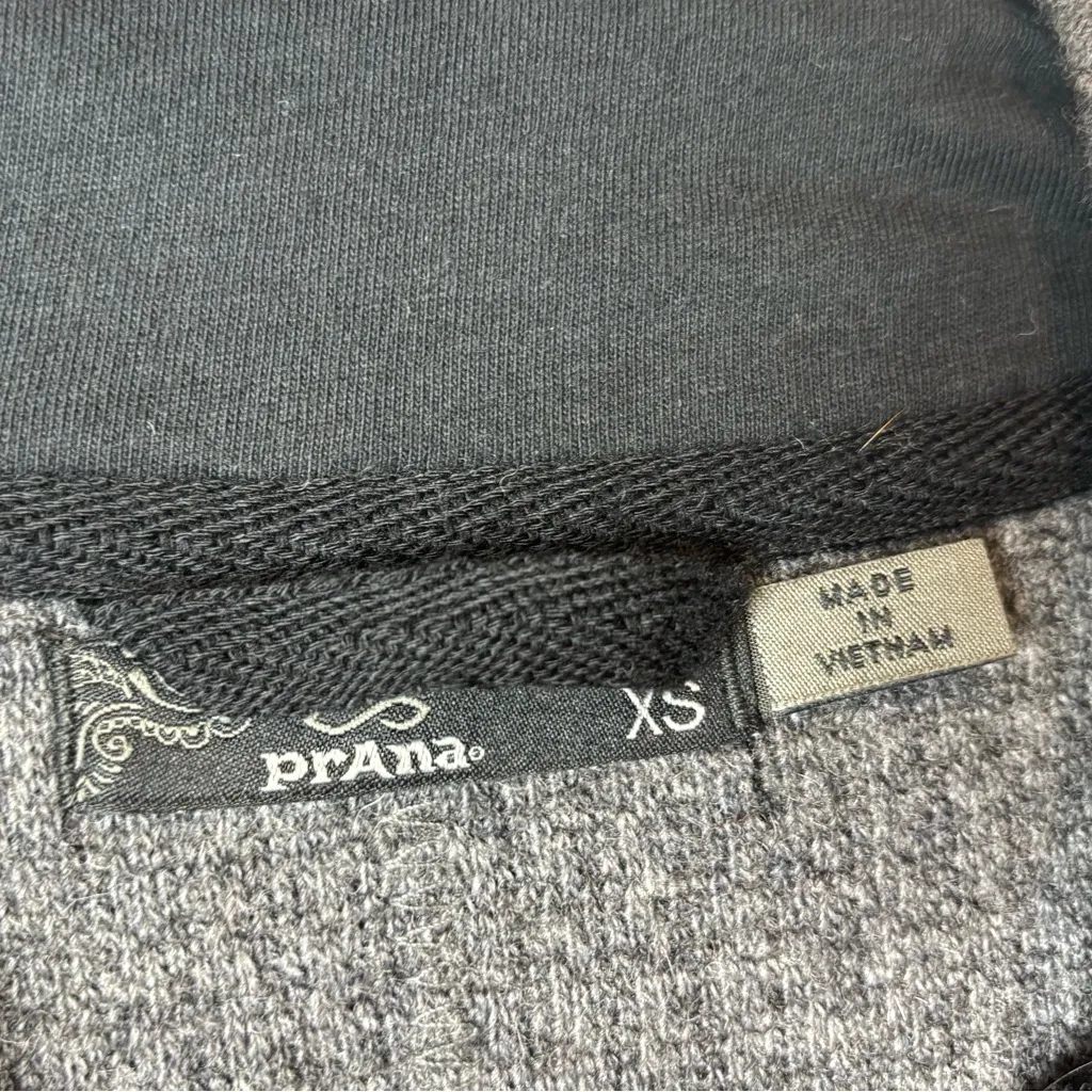 PranA Josette Woman’s Warm Wool Blend Neutral Gray and Black Tunic Sweater Sz XS - Image 2