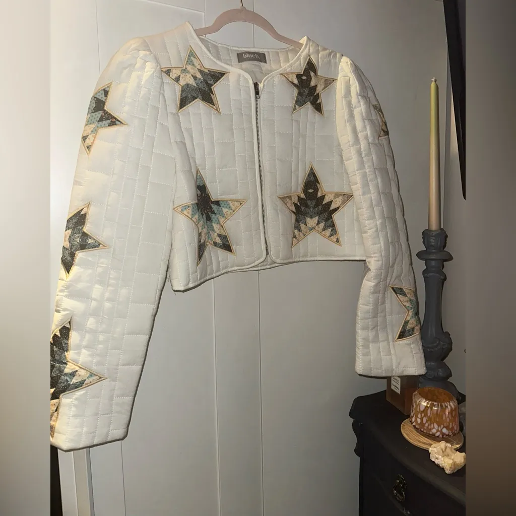 NWOT Blue B Quilted Multi Star Embroidered Padded Zip Up Jacket Size M - Image 16