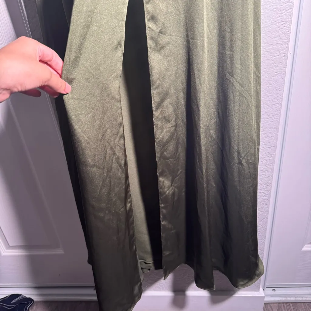 Dessy Collection • Formal Gown • Olive Green • 2R • Off Shoulder • Bridesmaid Size 2 - Image 4