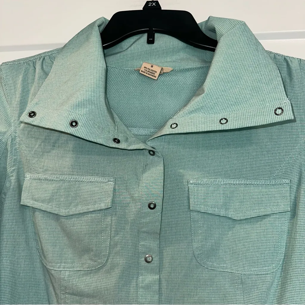 Duluth Trading Co Sol Survivor Shirt Snap Down Front Small Aqua color Green - Image 4
