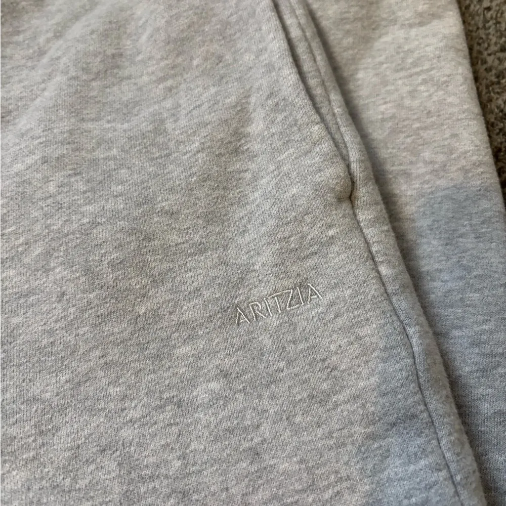 Aritzia Cozy Fleece Cargo Sweatpants - Image 2