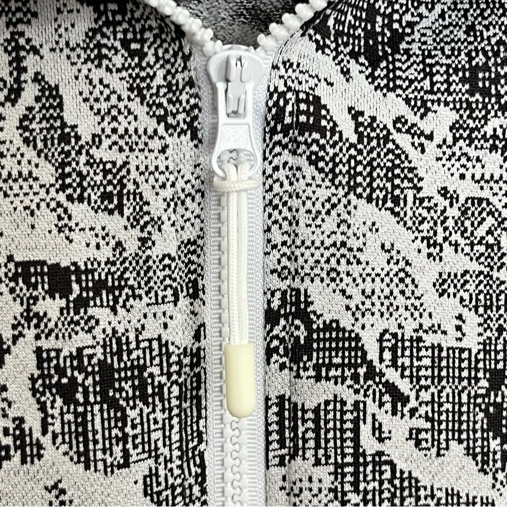 SPYDER Active Top 1/4 Zip Pullover Sweater Top Womens‎ Sz Medium Jacket Cropped - Image 2