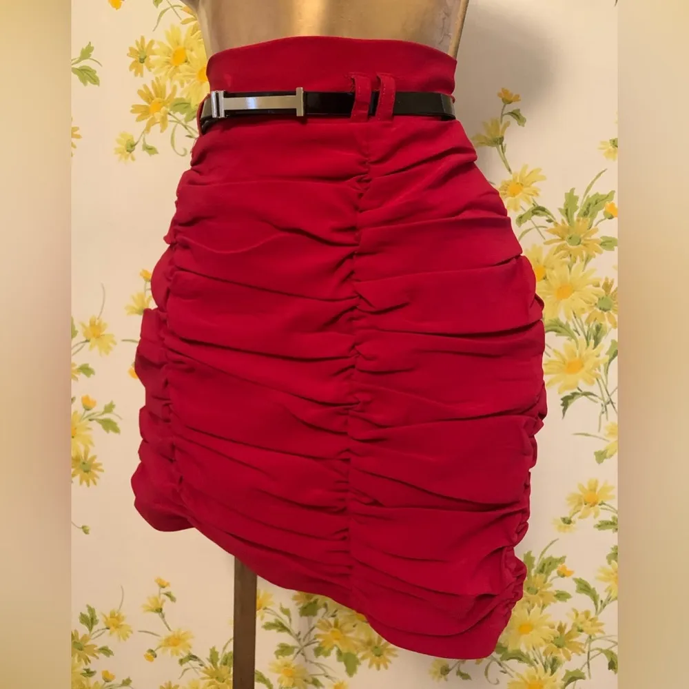 Red ruched mini skirt with belt size L Size L - Image 5