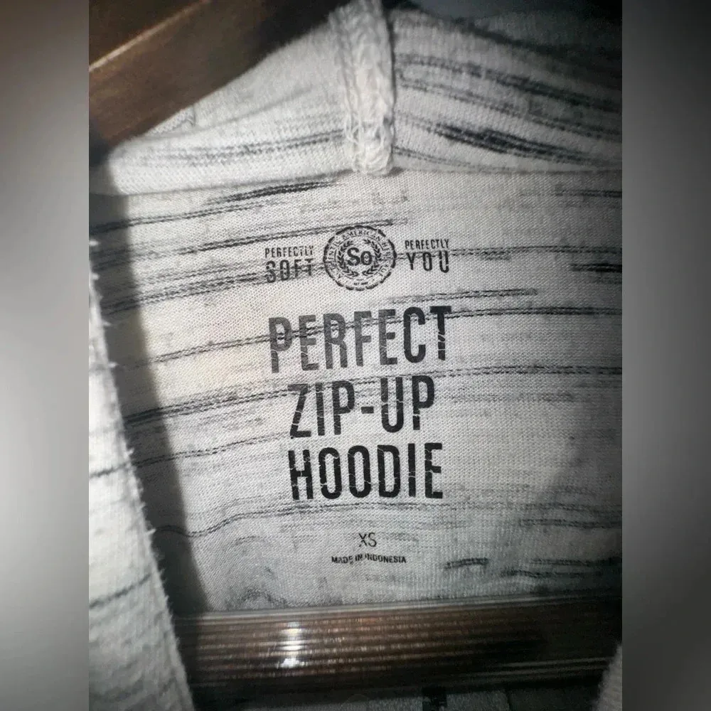 Sonoma women’s Perfect fit Lightweight cream‎ grey Hooded zip up size xs - Image 3