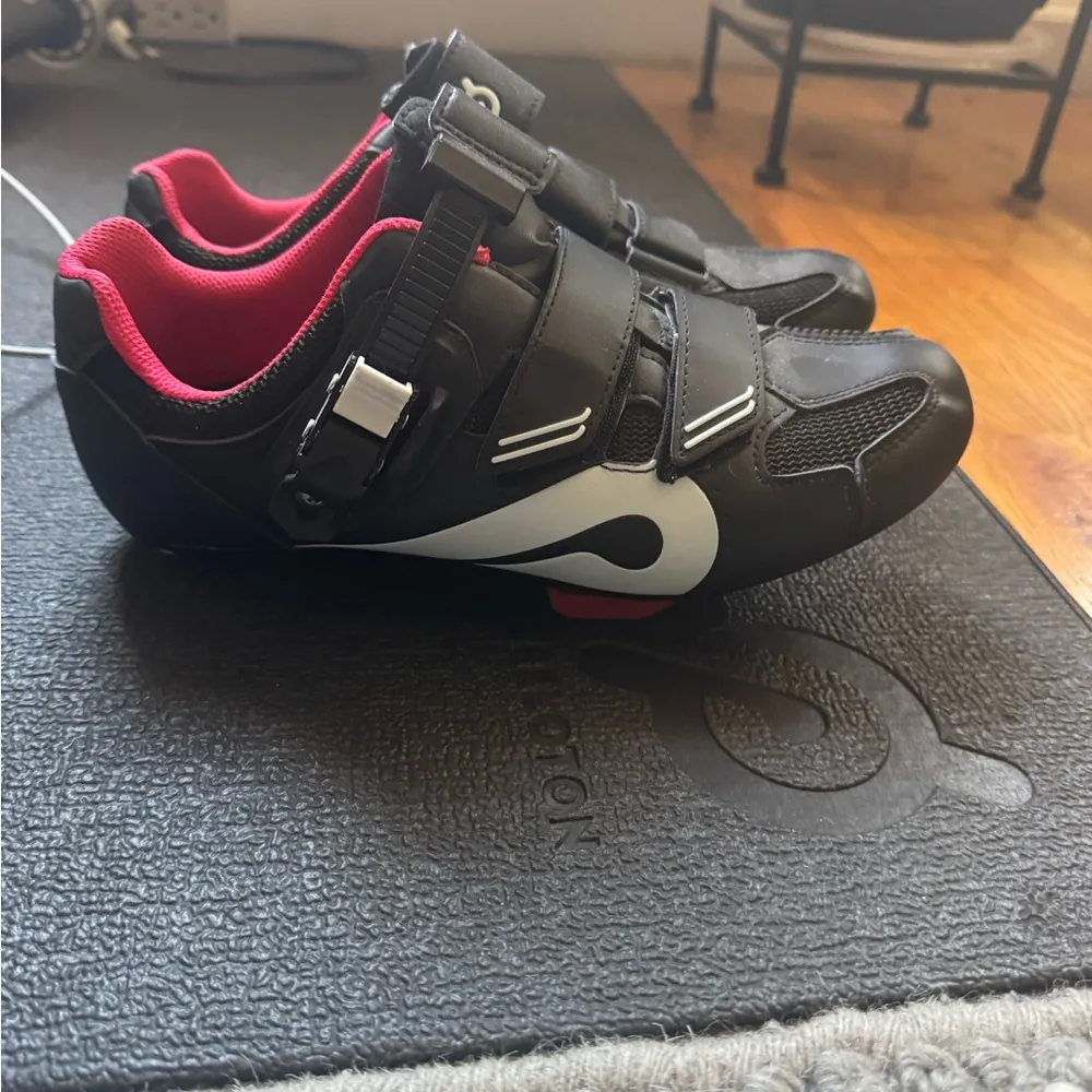 Peloton Black and Red Athletic Cycling Shoes with Velcro Straps - Image 3